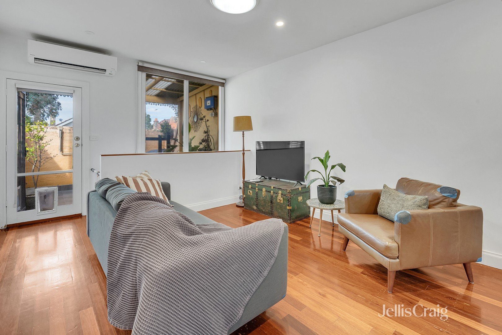 562a Sydney Road, Brunswick image 2
