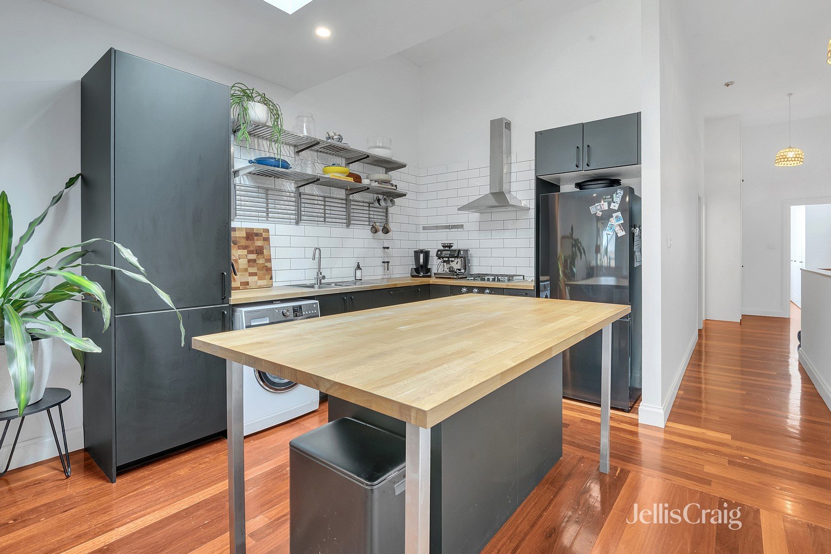 562a Sydney Road, Brunswick image 3