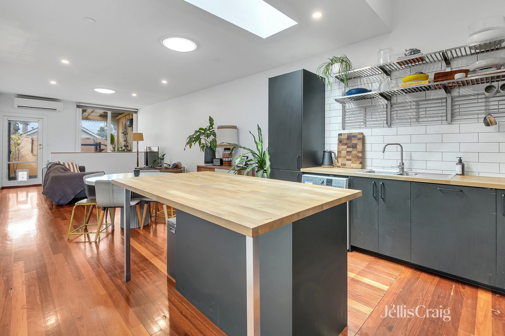 562a Sydney Road, Brunswick image 4