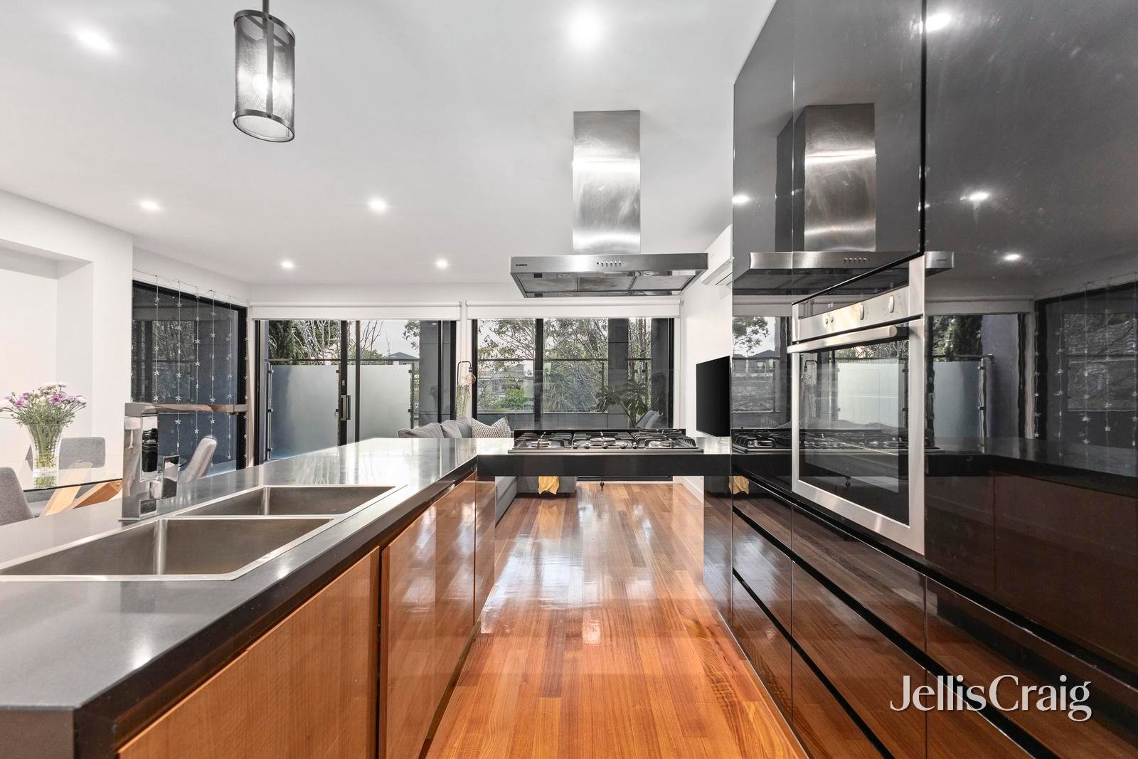 5/646 Warrigal Road, Malvern East image 4