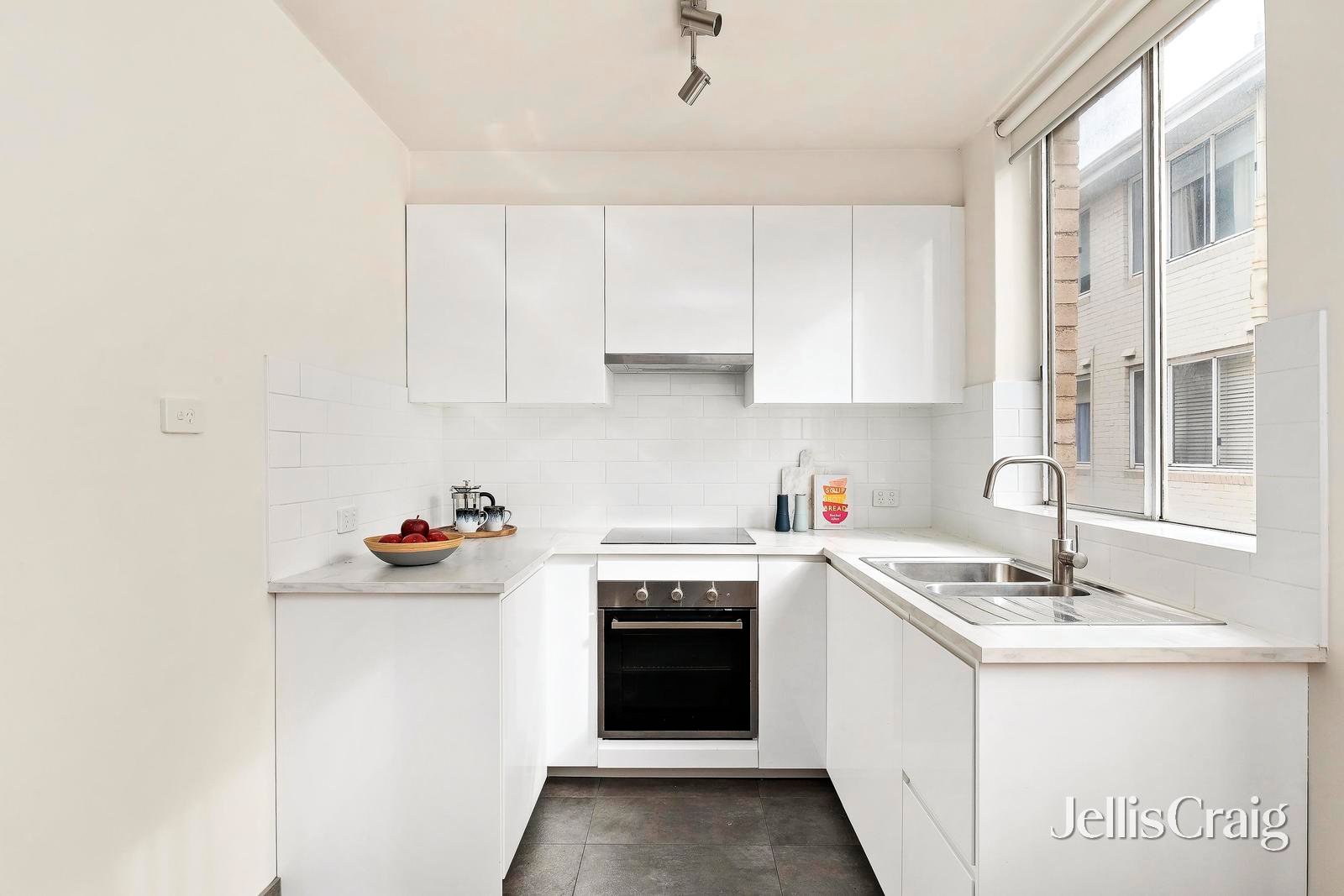 5/65 Ormond Road, Elwood image 3