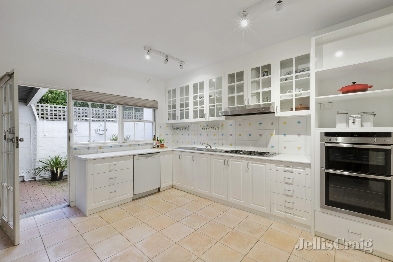 5/68 Rose Street, Armadale image 2
