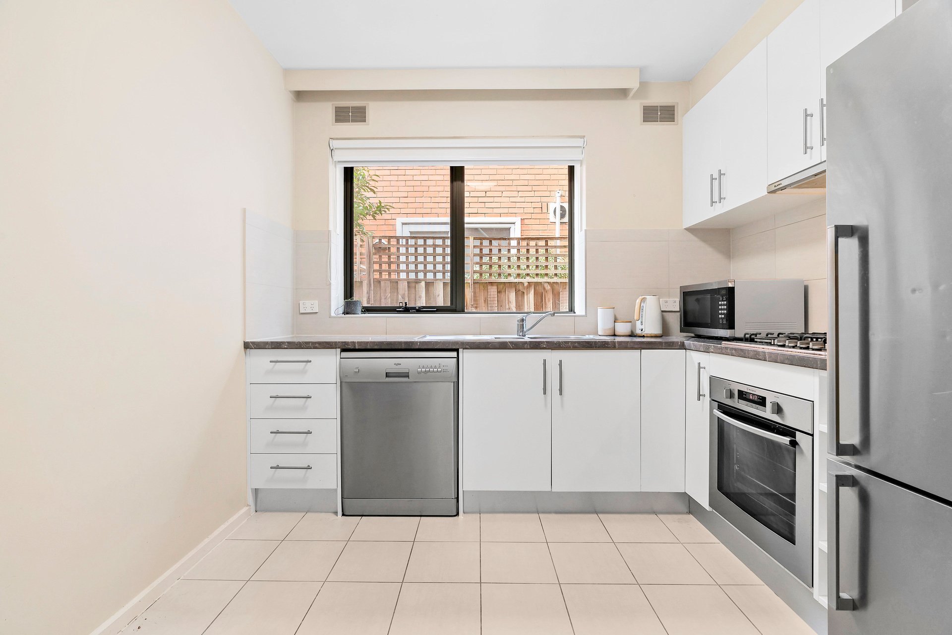 Property Gallery Thumbnail 3