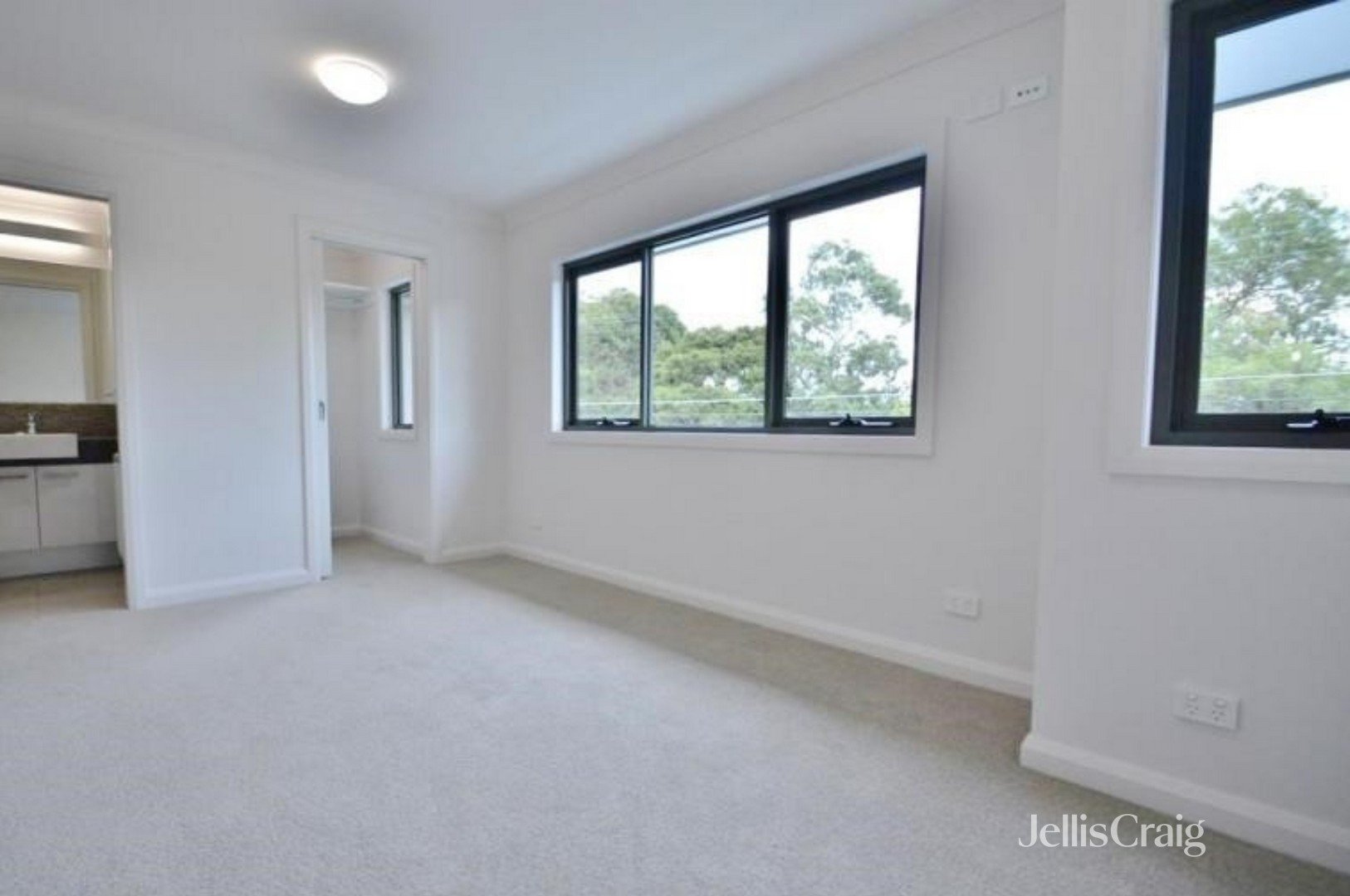 56B Clifton Street, Northcote image 6