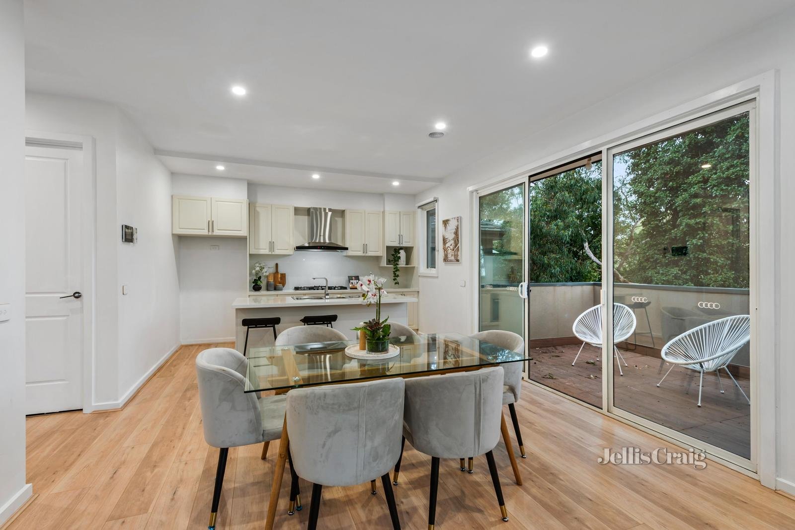 5/7-8 Seaton Court, Mount Waverley image 6