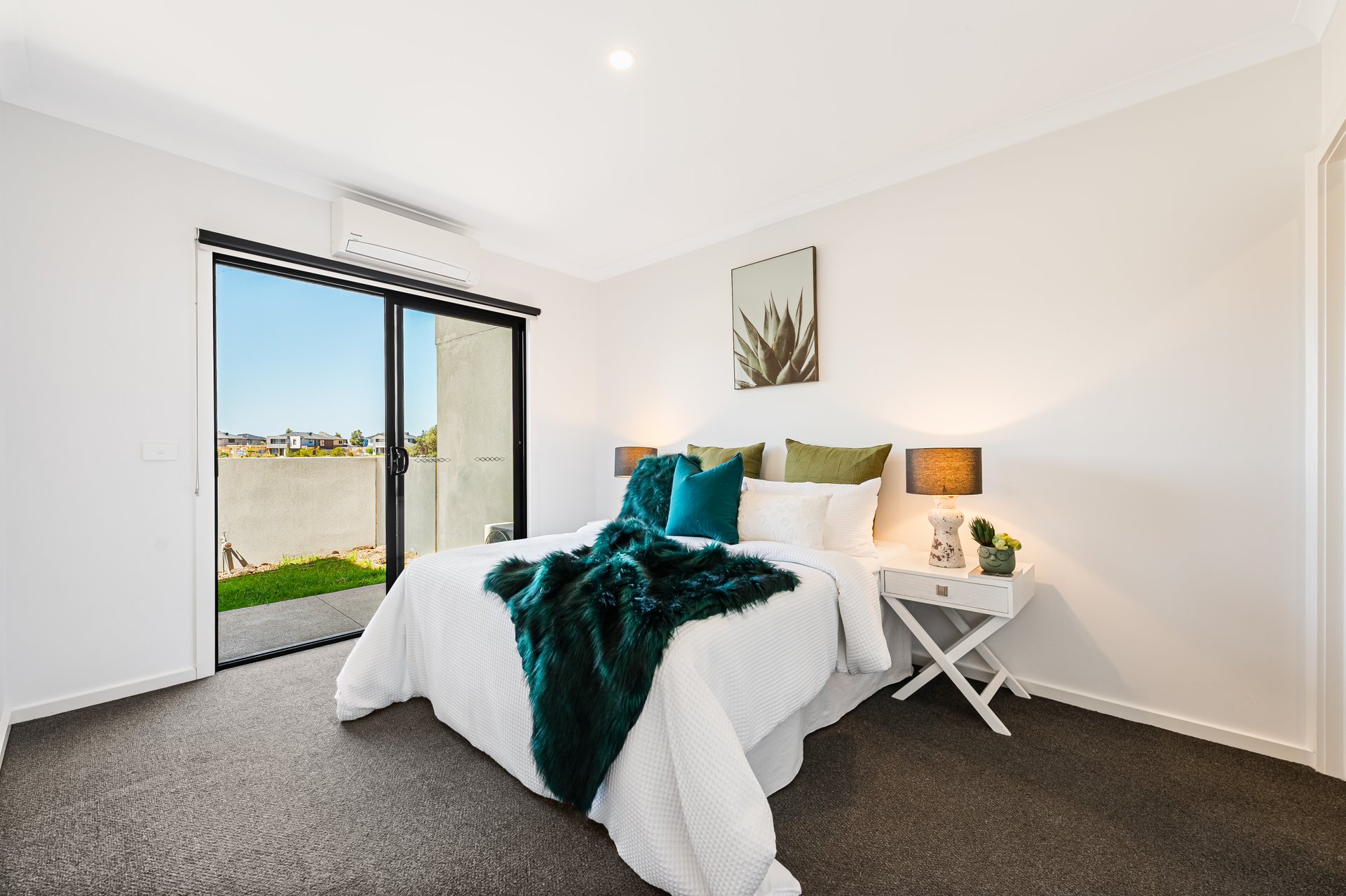27 Aquatic Drive Werribee South