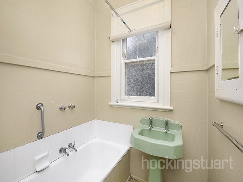 57 Barnard Grove, Kew image 8