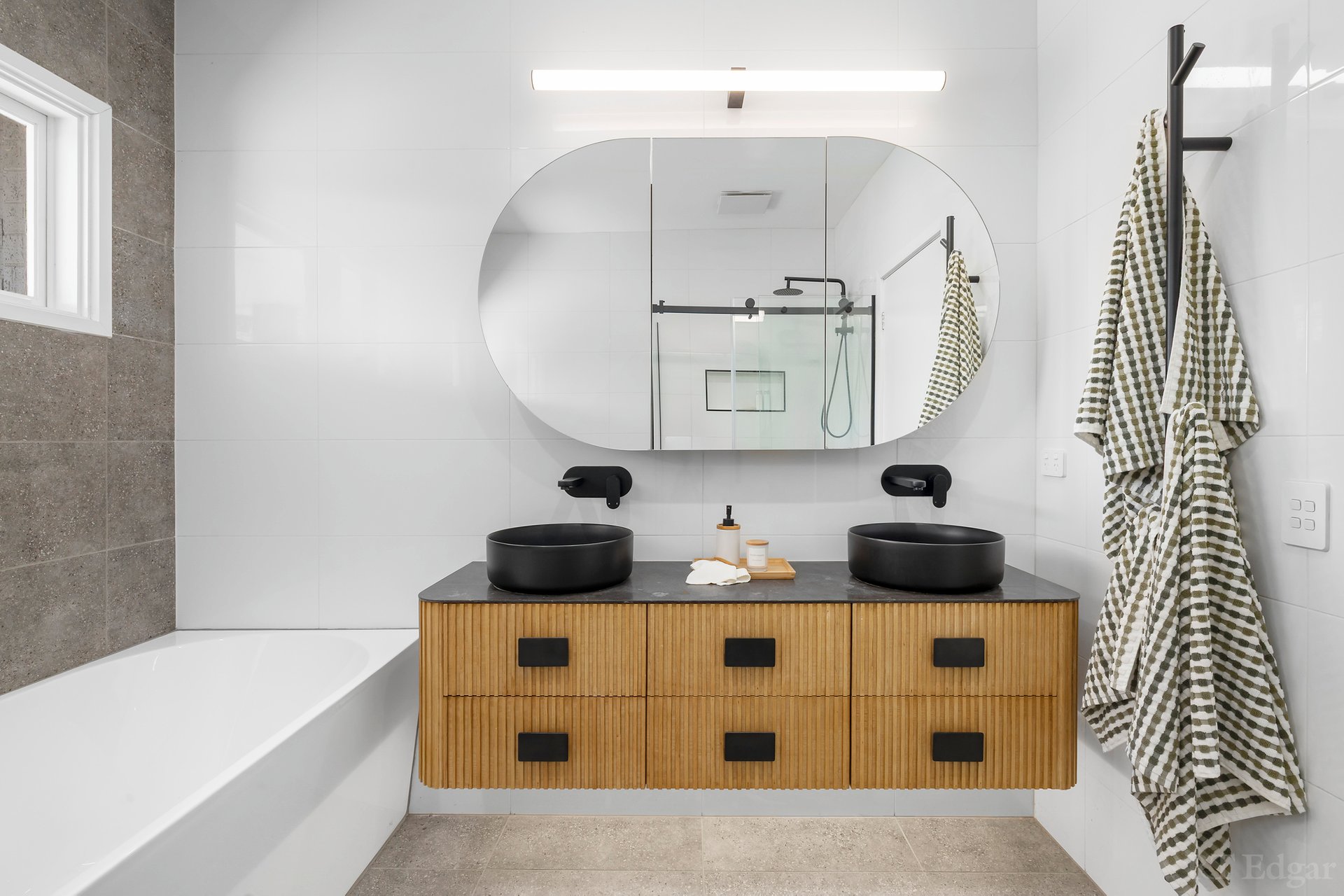 Property Gallery Thumbnail 12
