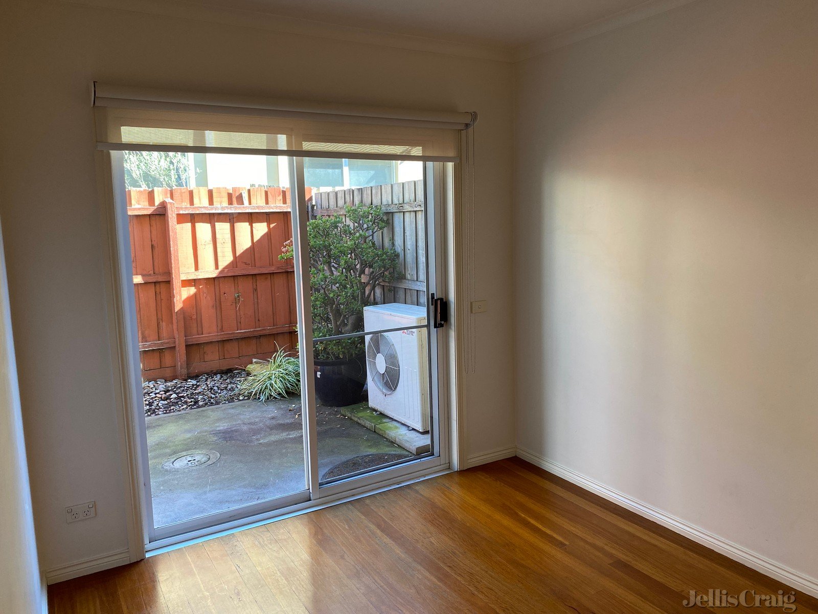 57 Clifford Place, Clifton Hill image 3