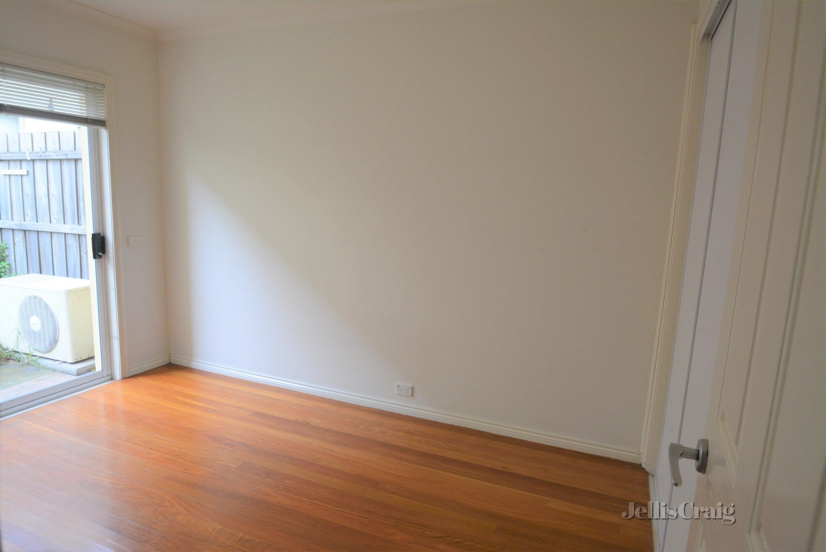 57 Clifford Place, Clifton Hill image 4