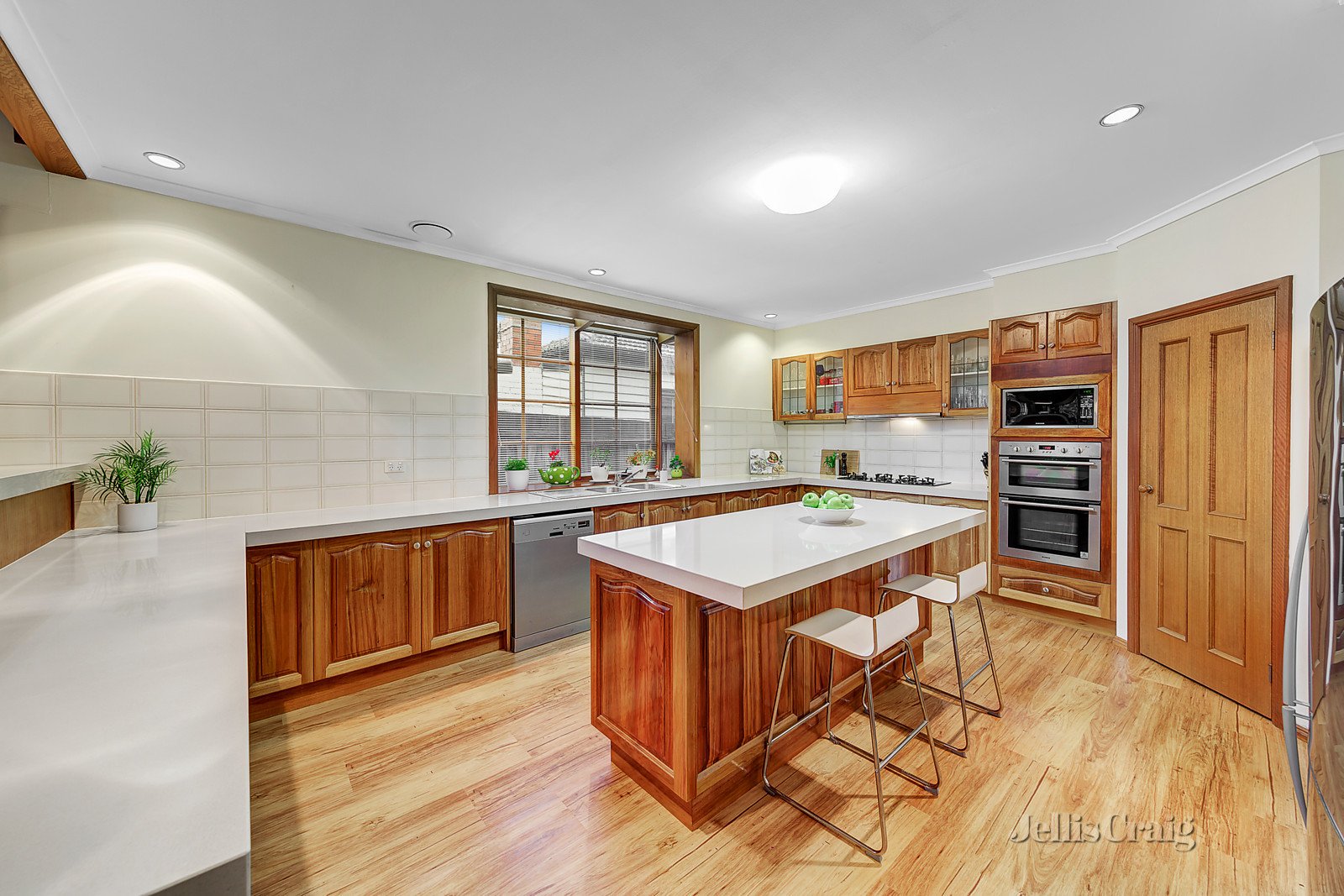 57 Cobden Street, Kew image 2