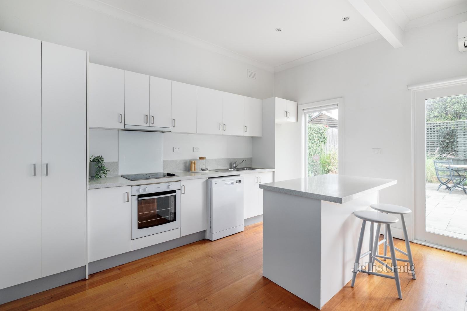 57 Dixon Street, Malvern image 5
