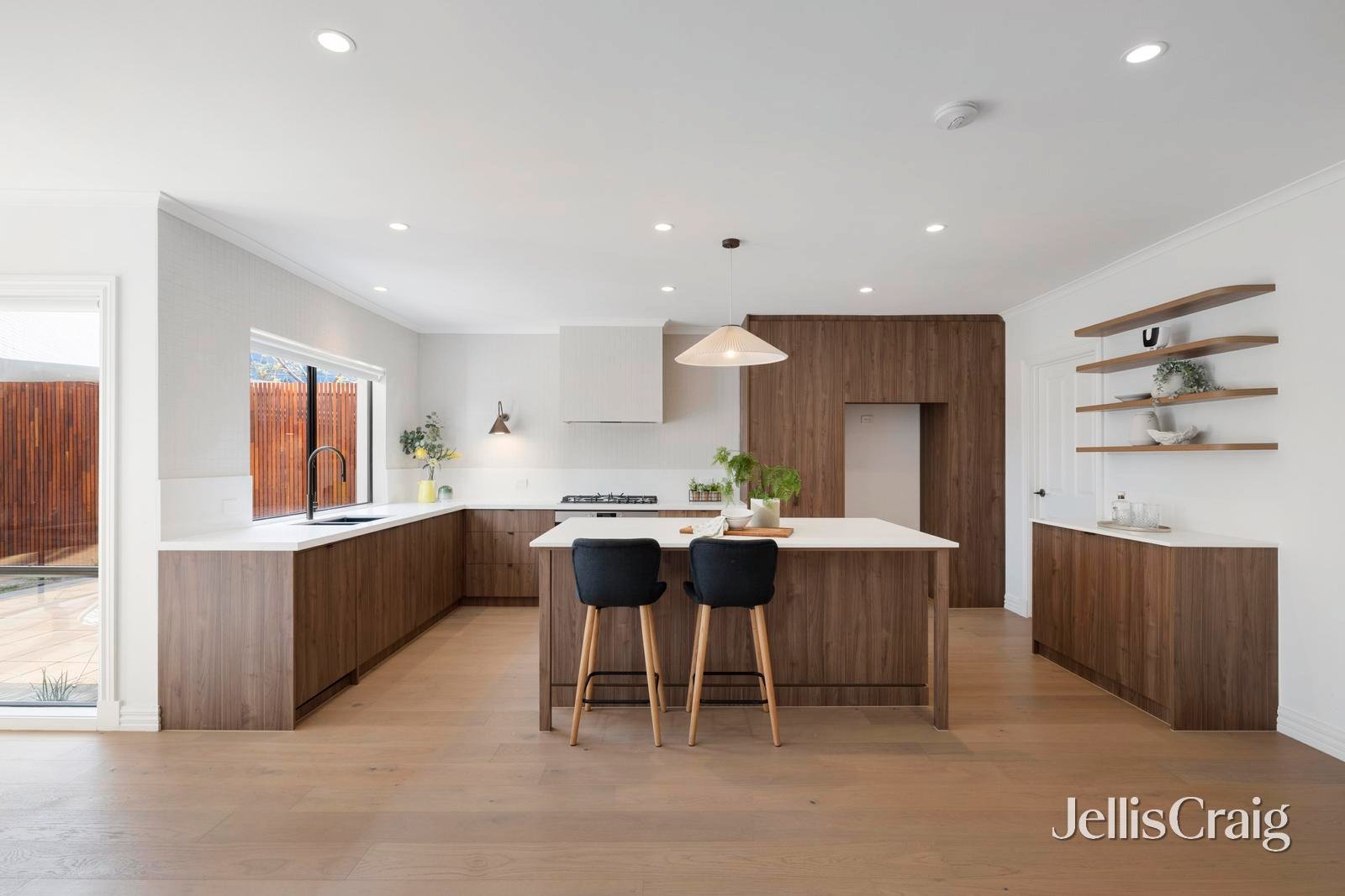 57 Elster Avenue, Elsternwick image 2