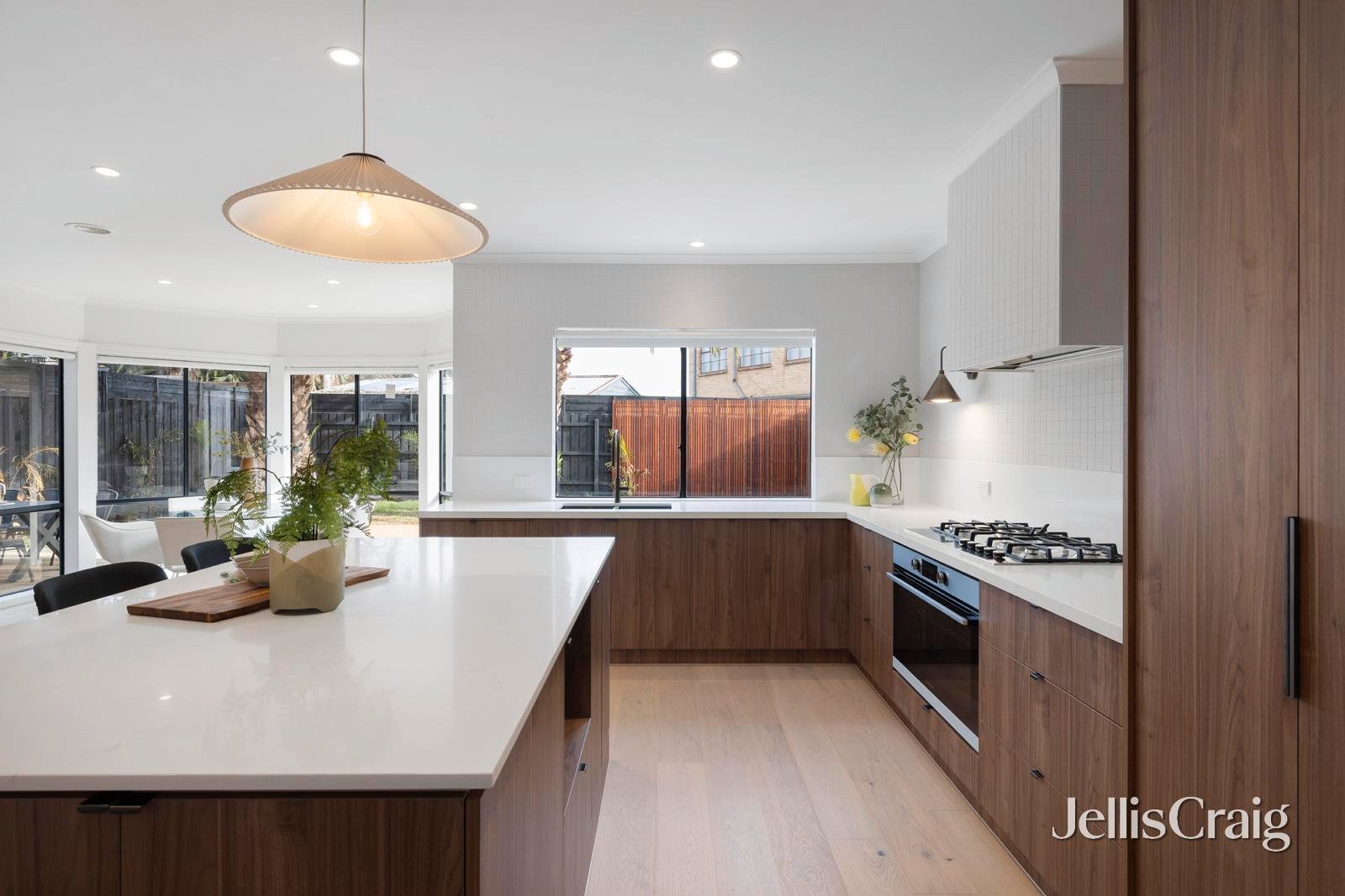 57 Elster Avenue, Elsternwick image 3