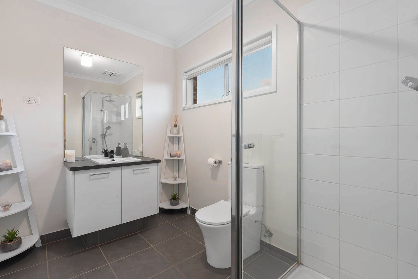 Property Gallery Thumbnail 9