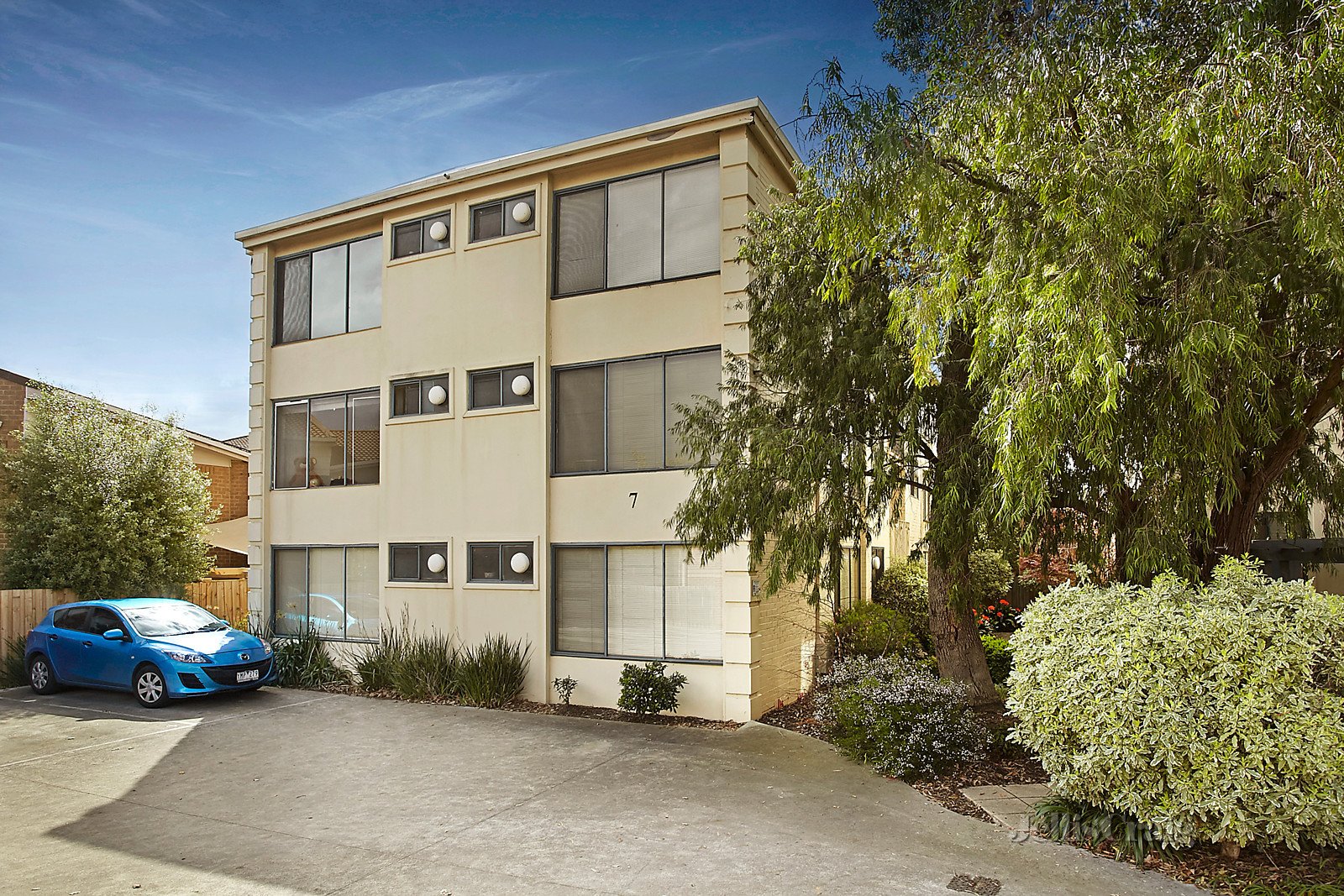 5/7 Farnham Court, Flemington image 2