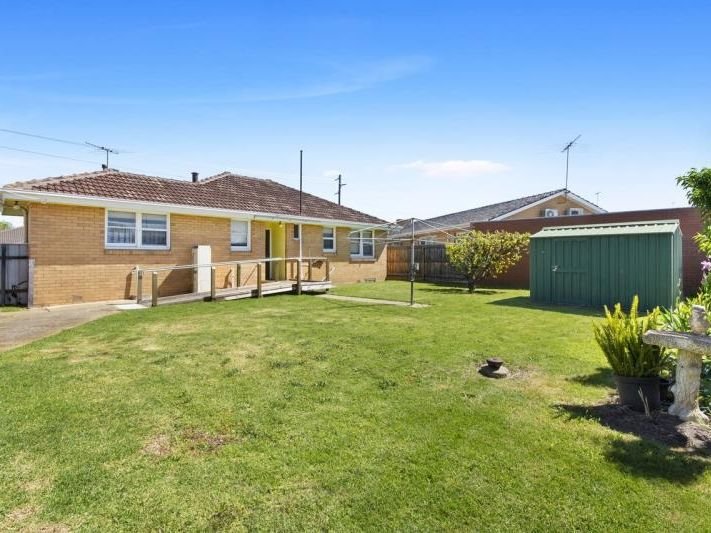 57 Grafton Street, St Albans Park image 6