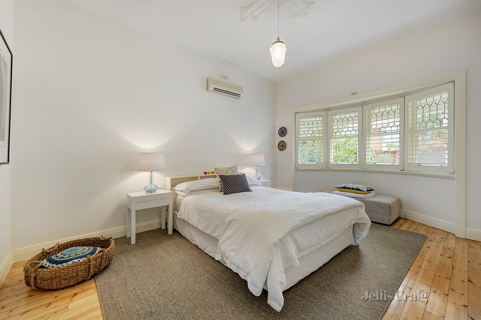 57 Kennealy Street, Surrey Hills image 3