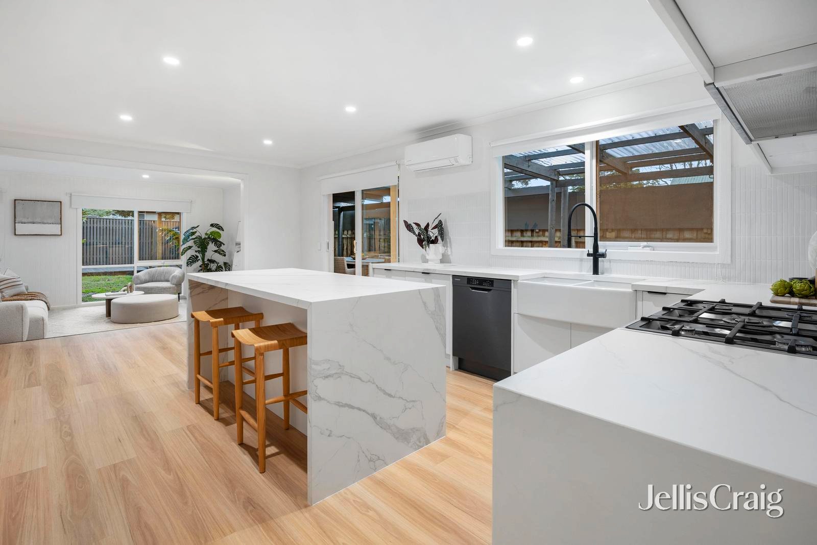 57 Leon Avenue, Rosebud image 6