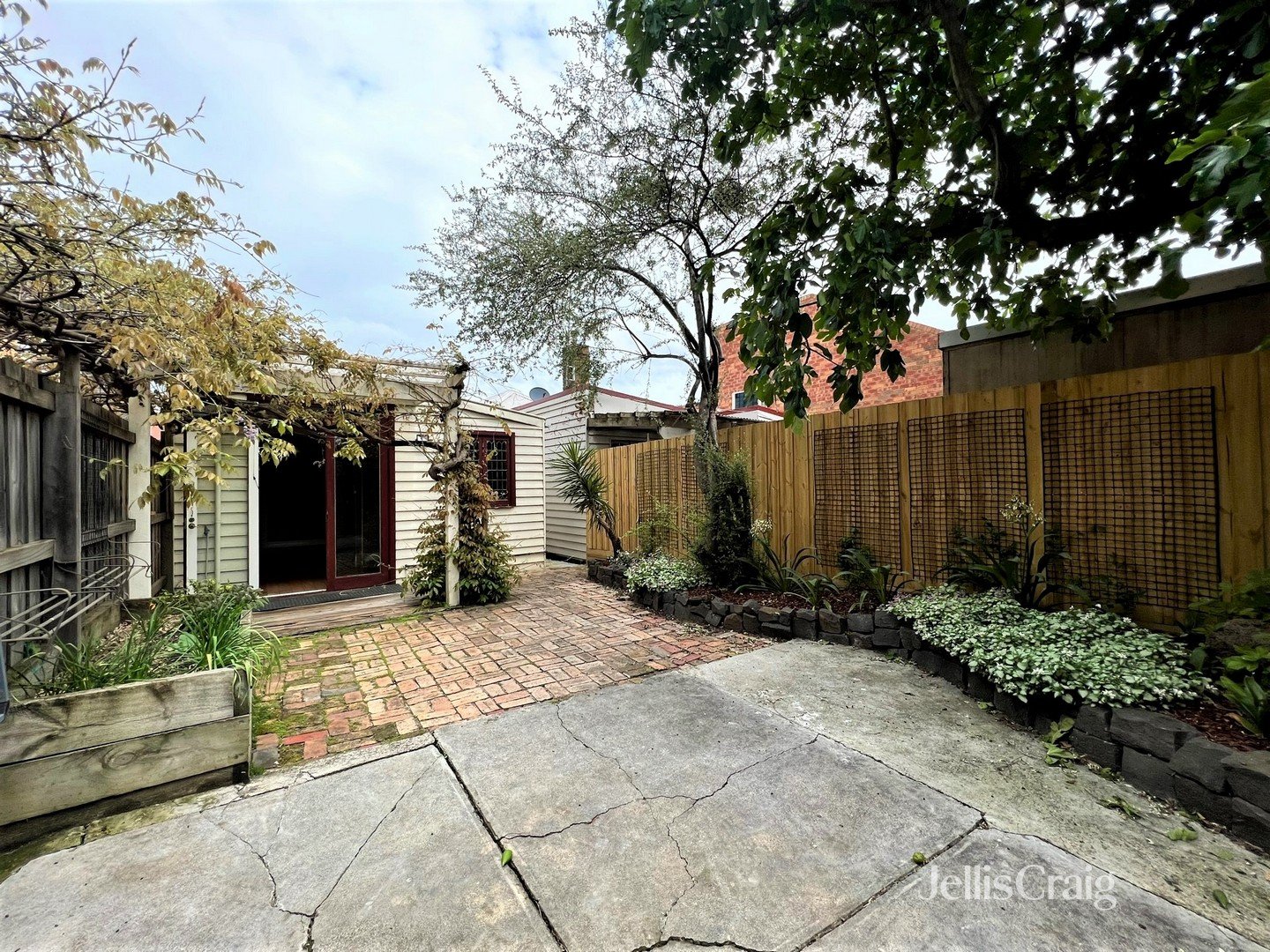 57 Luscombe Street, Brunswick image 9