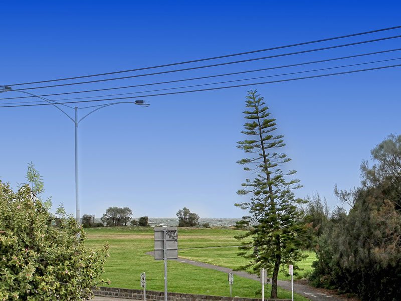 57 Marine Parade, Elwood image 5