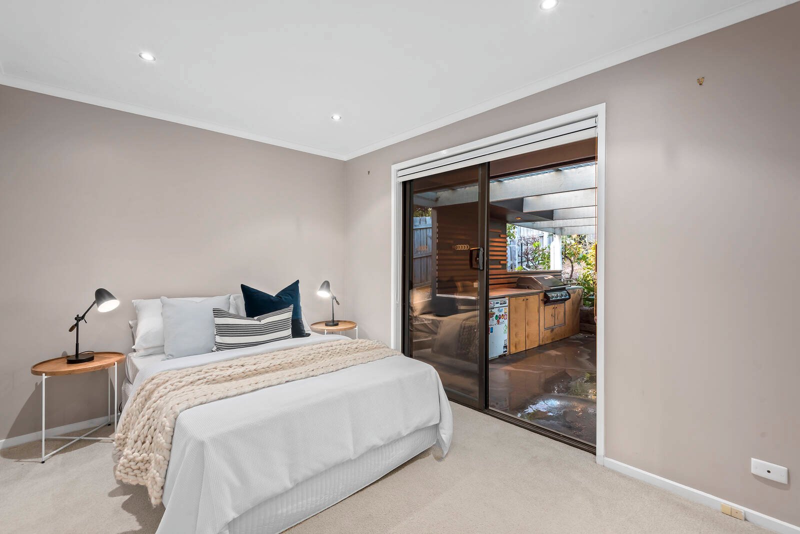 Property Gallery Thumbnail 8