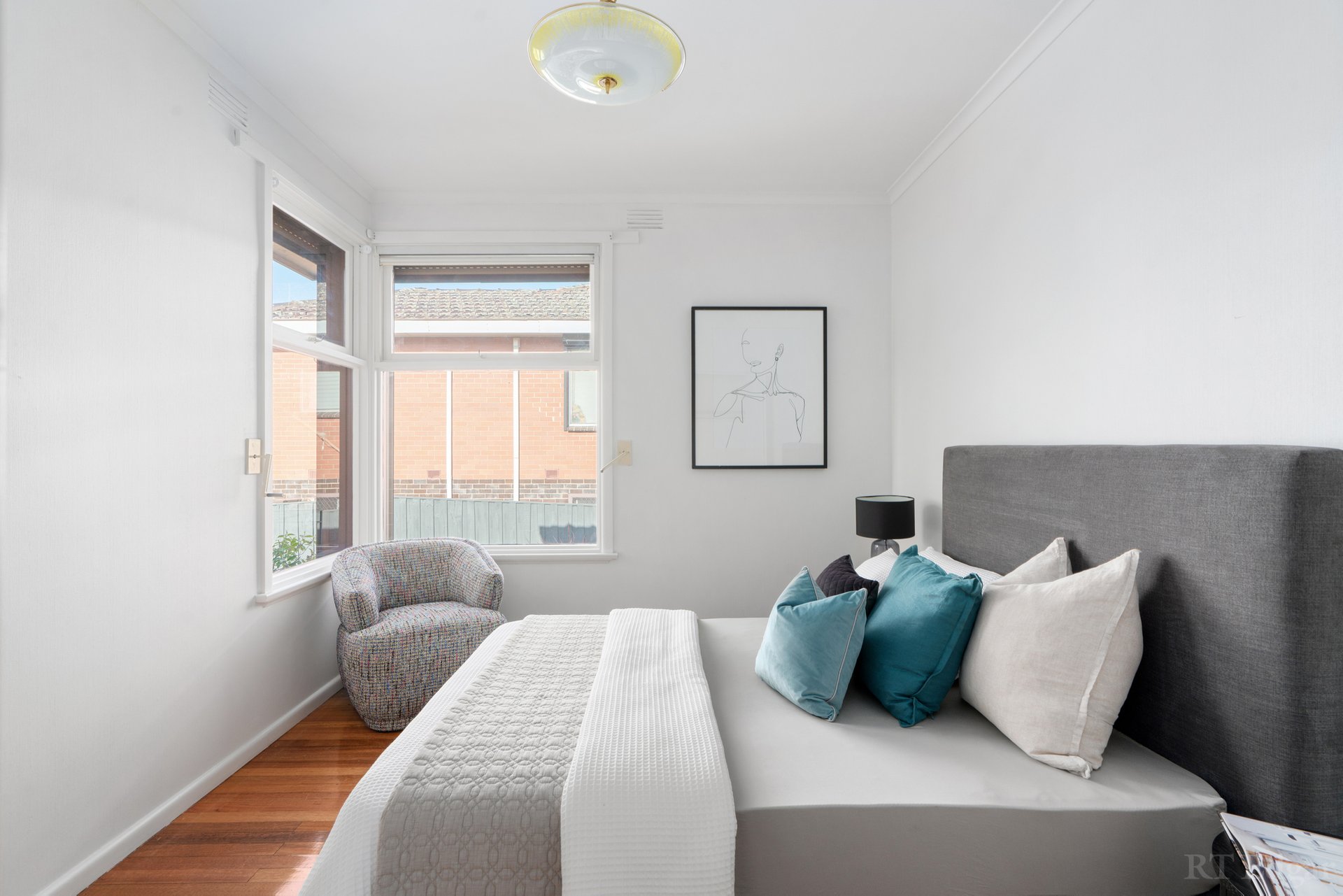 Property Gallery Thumbnail 9