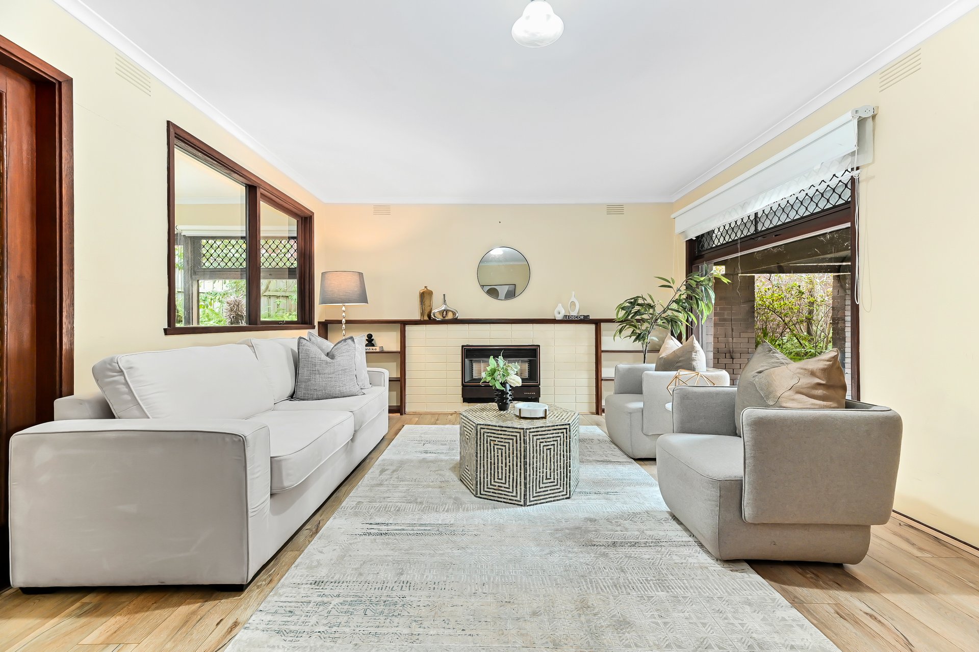 57 Pamela Street, Mount Waverley image 2