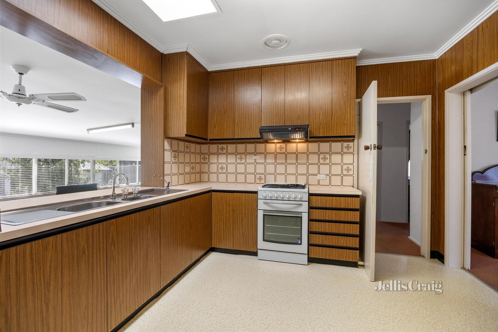 57 Romoly Drive, Forest Hill image 4