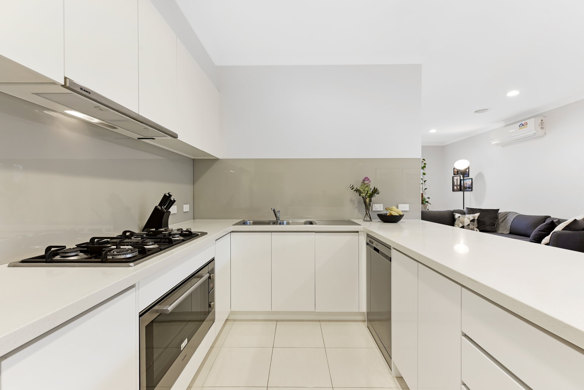 5/7 Salisbury Court, Glen Waverley image 6