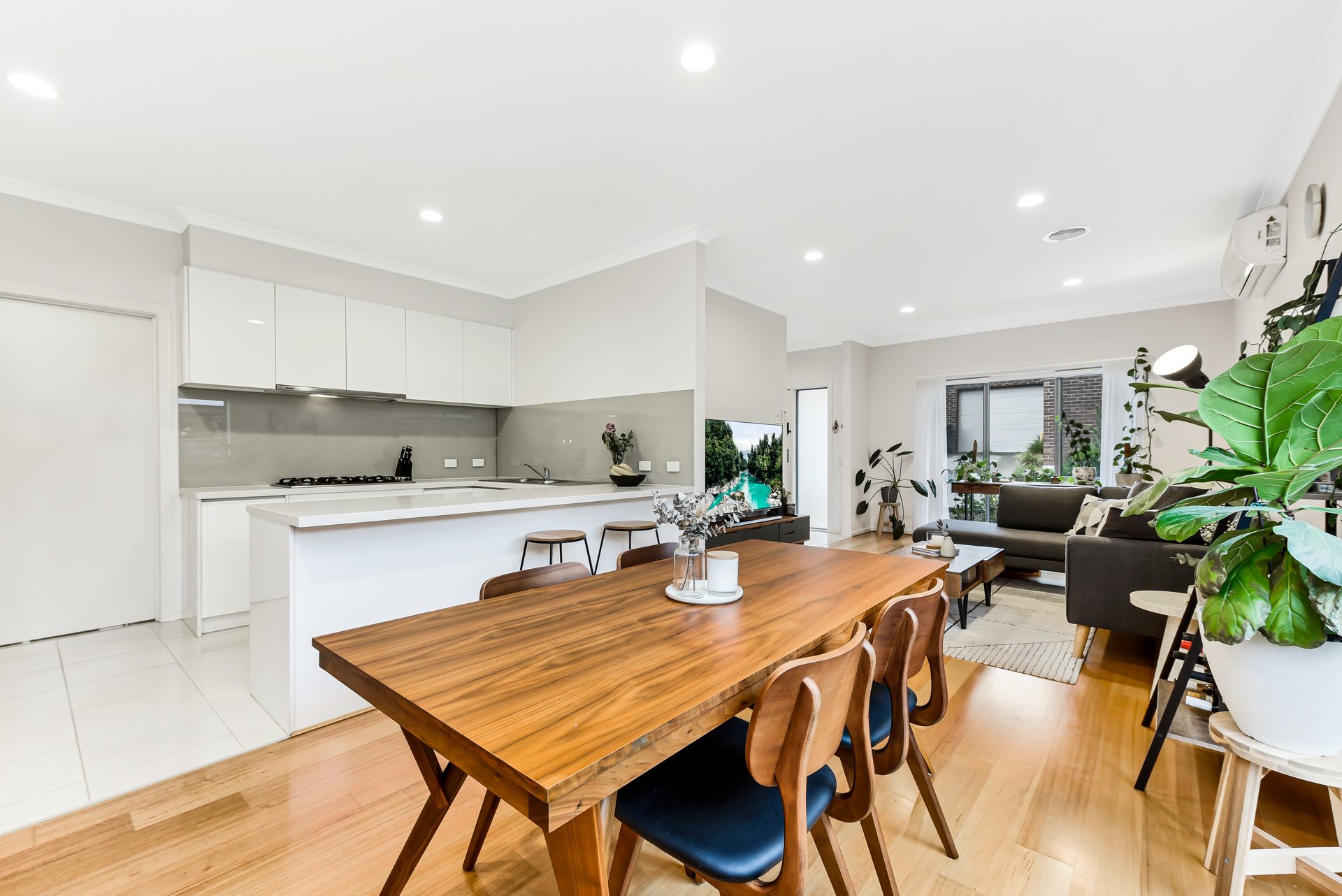 5/7 Salisbury Court, Glen Waverley image 7