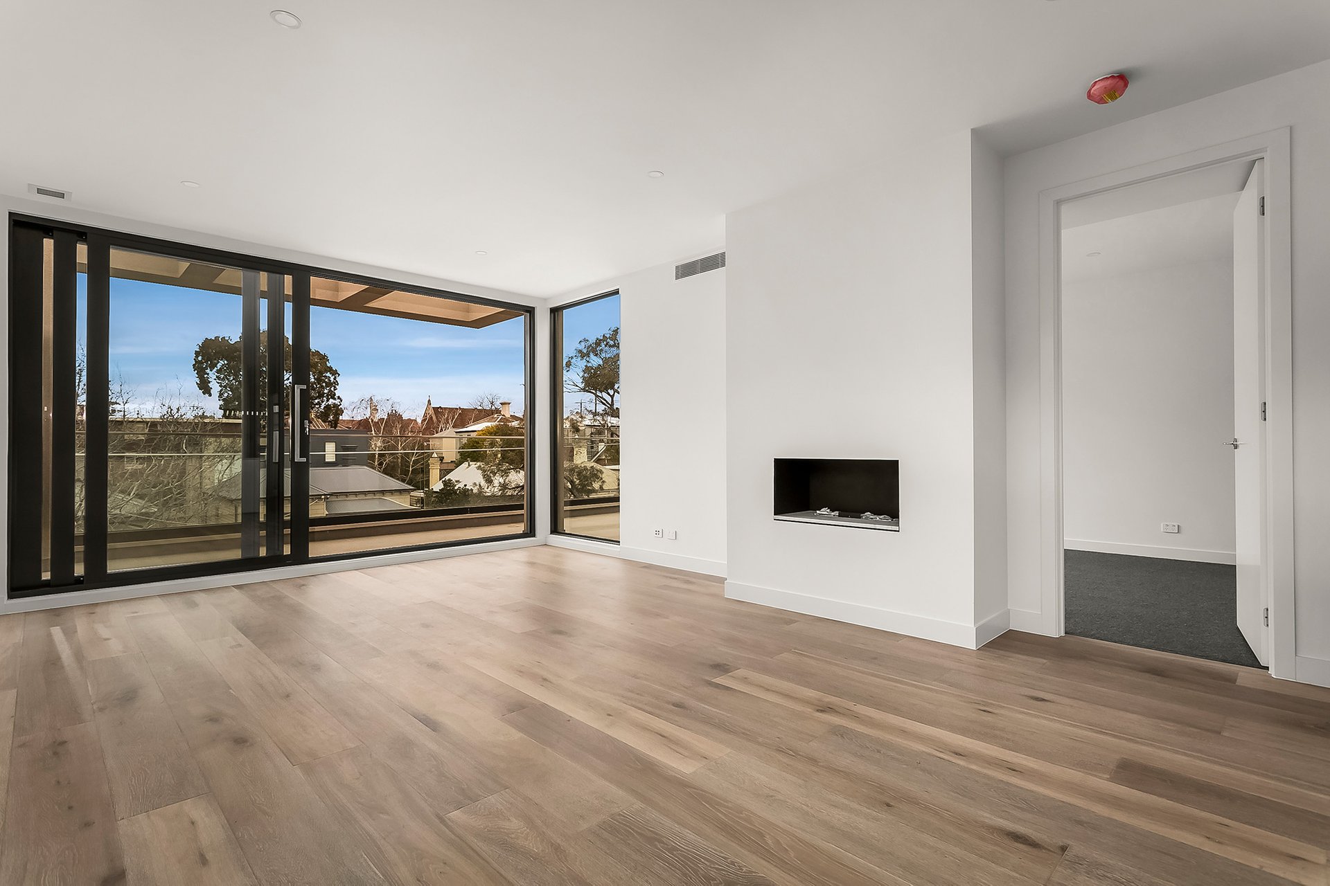 Property Gallery Thumbnail 2