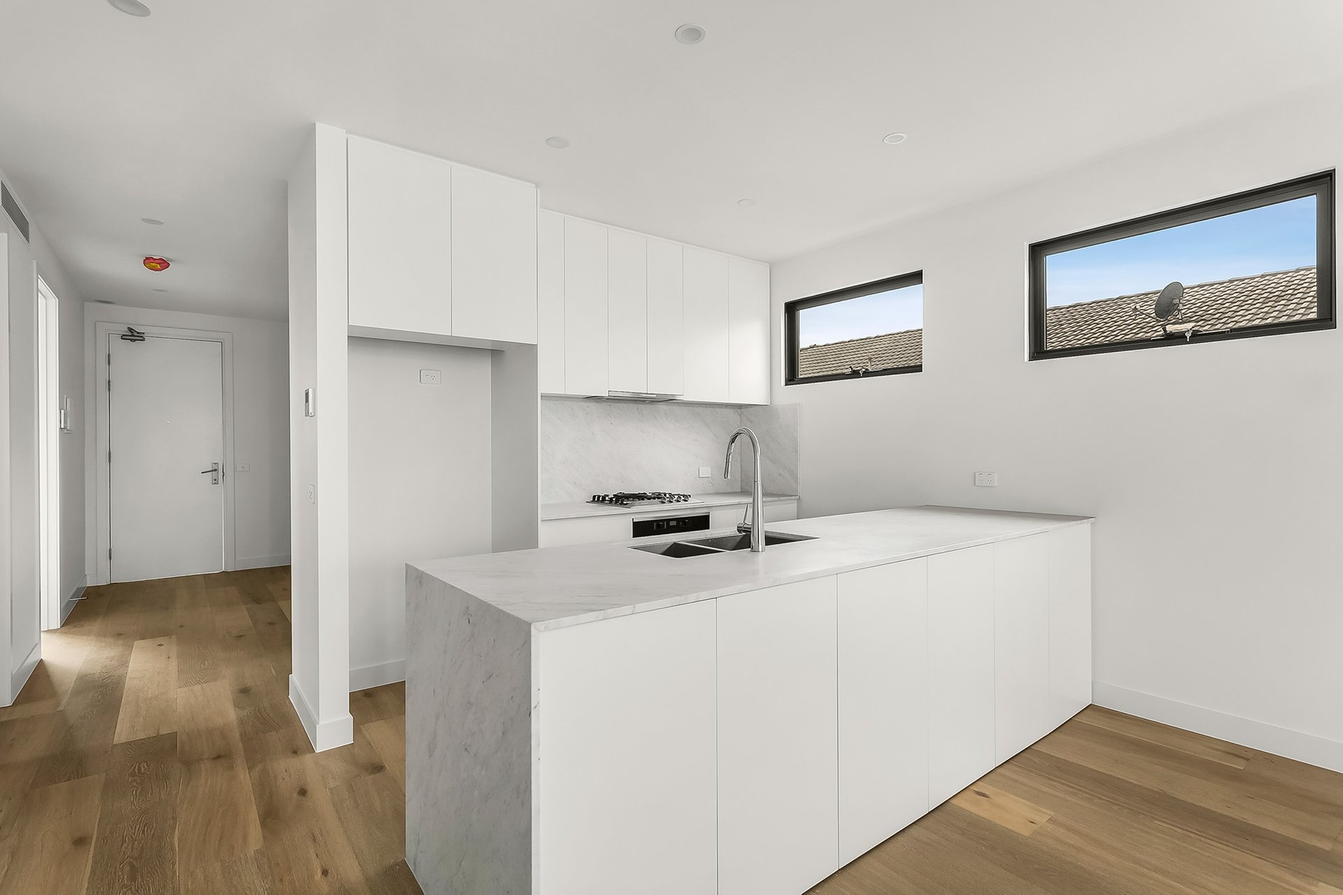 Property Gallery Thumbnail 3