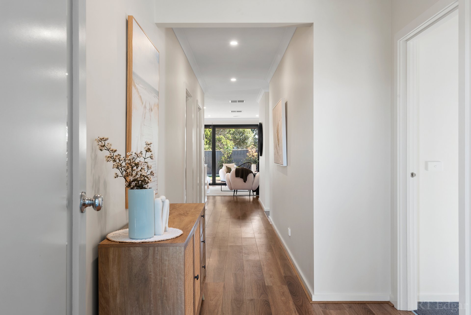 Property Gallery Thumbnail 3