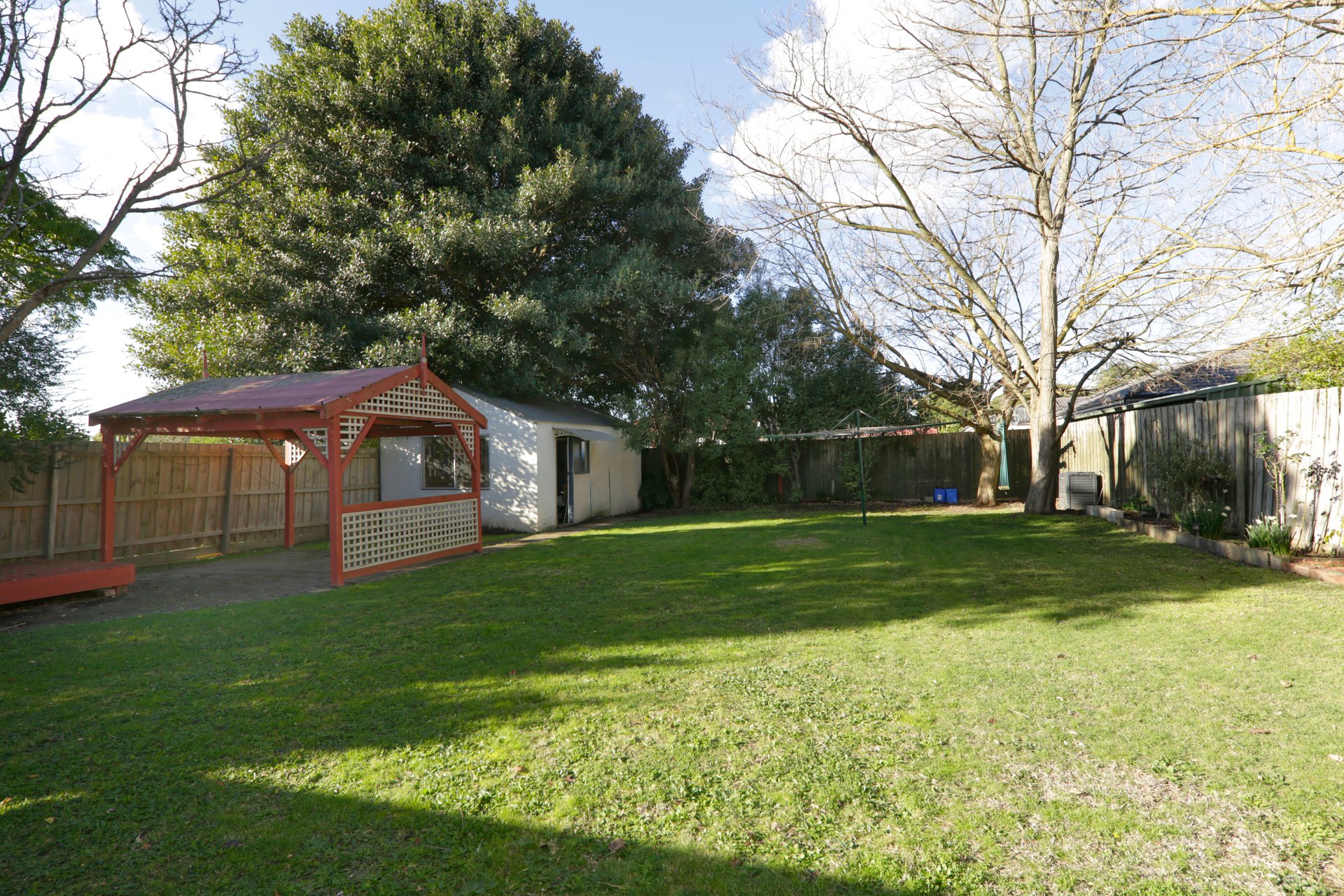 57 Suffern Avenue, Bayswater image 2