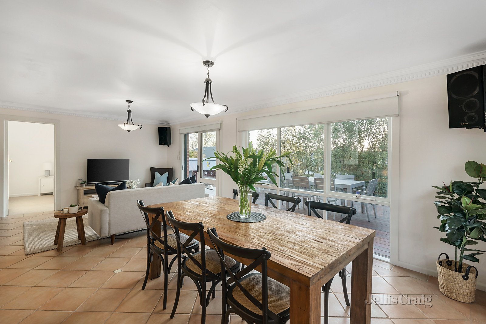 57 Tucker Road, Bentleigh image 3