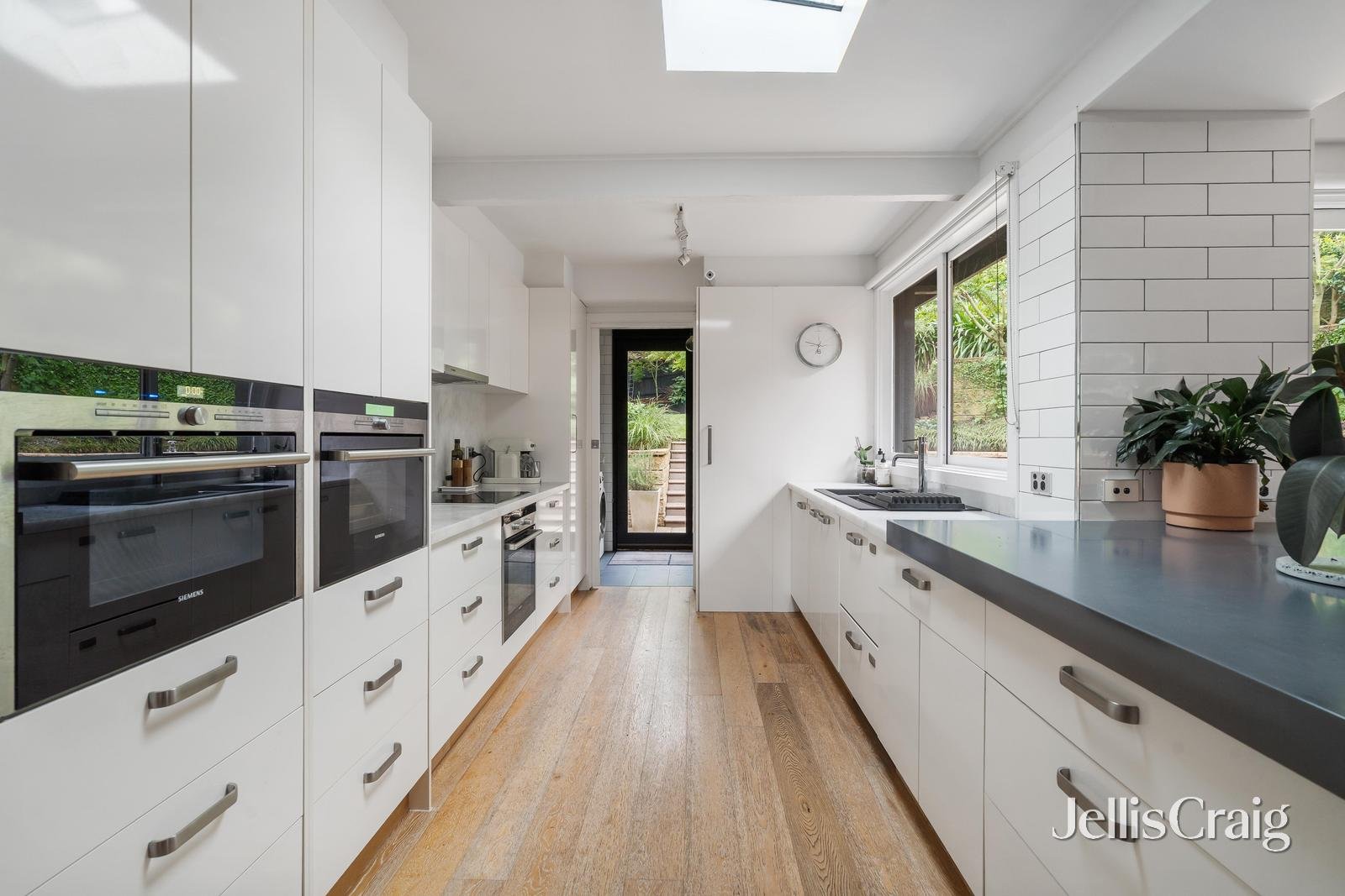 57 Valonia Drive, Eltham image 8