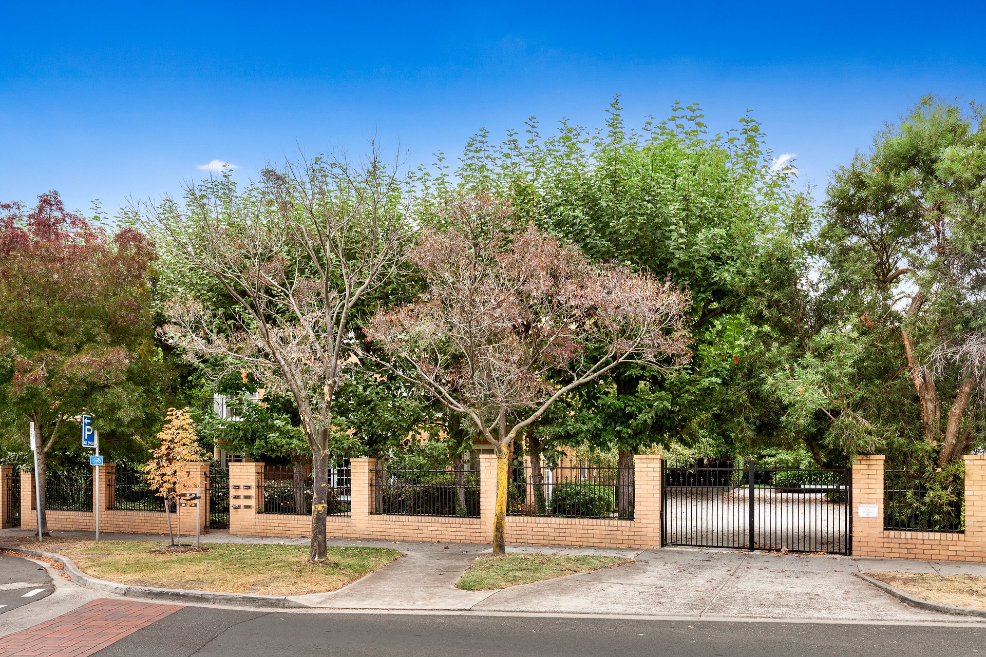 Property Gallery Thumbnail 7