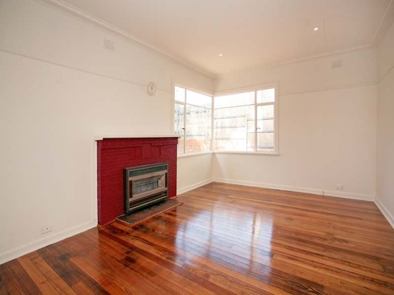 577 Elgar Road, Mont Albert North image 5
