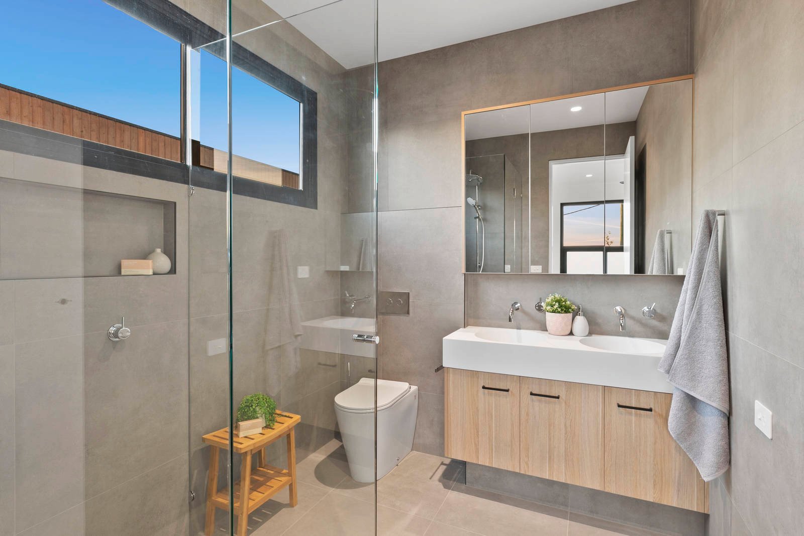Property Gallery Thumbnail 9