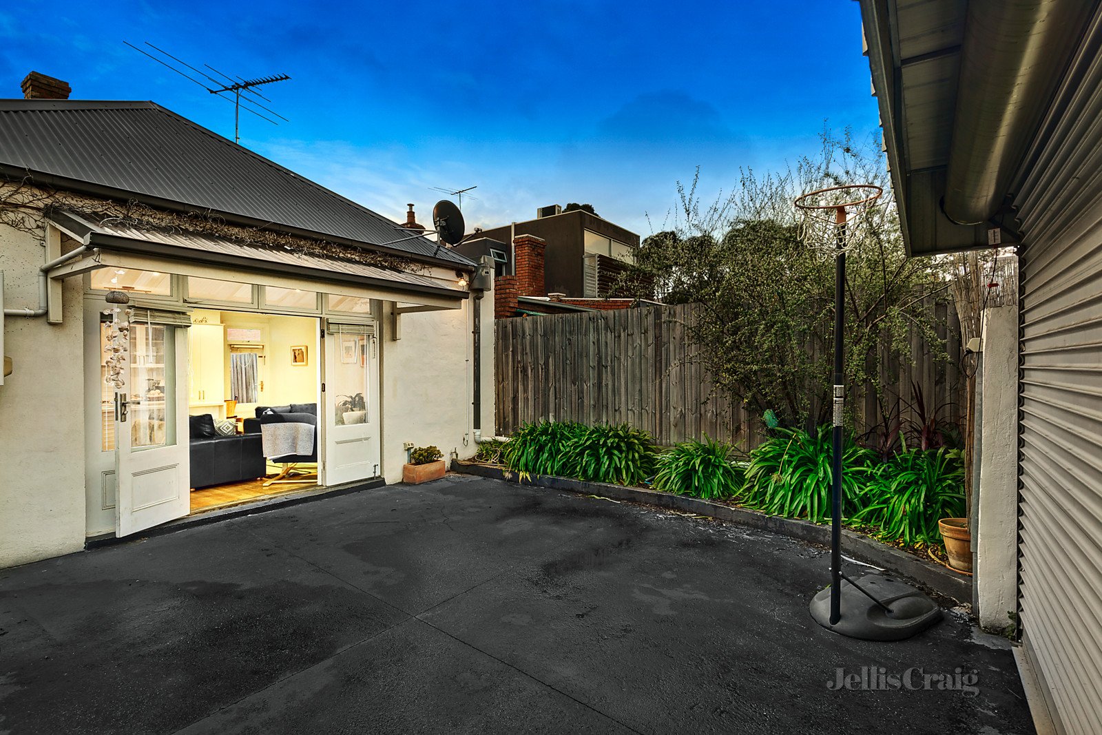 578 Station Street, Carlton North image 9