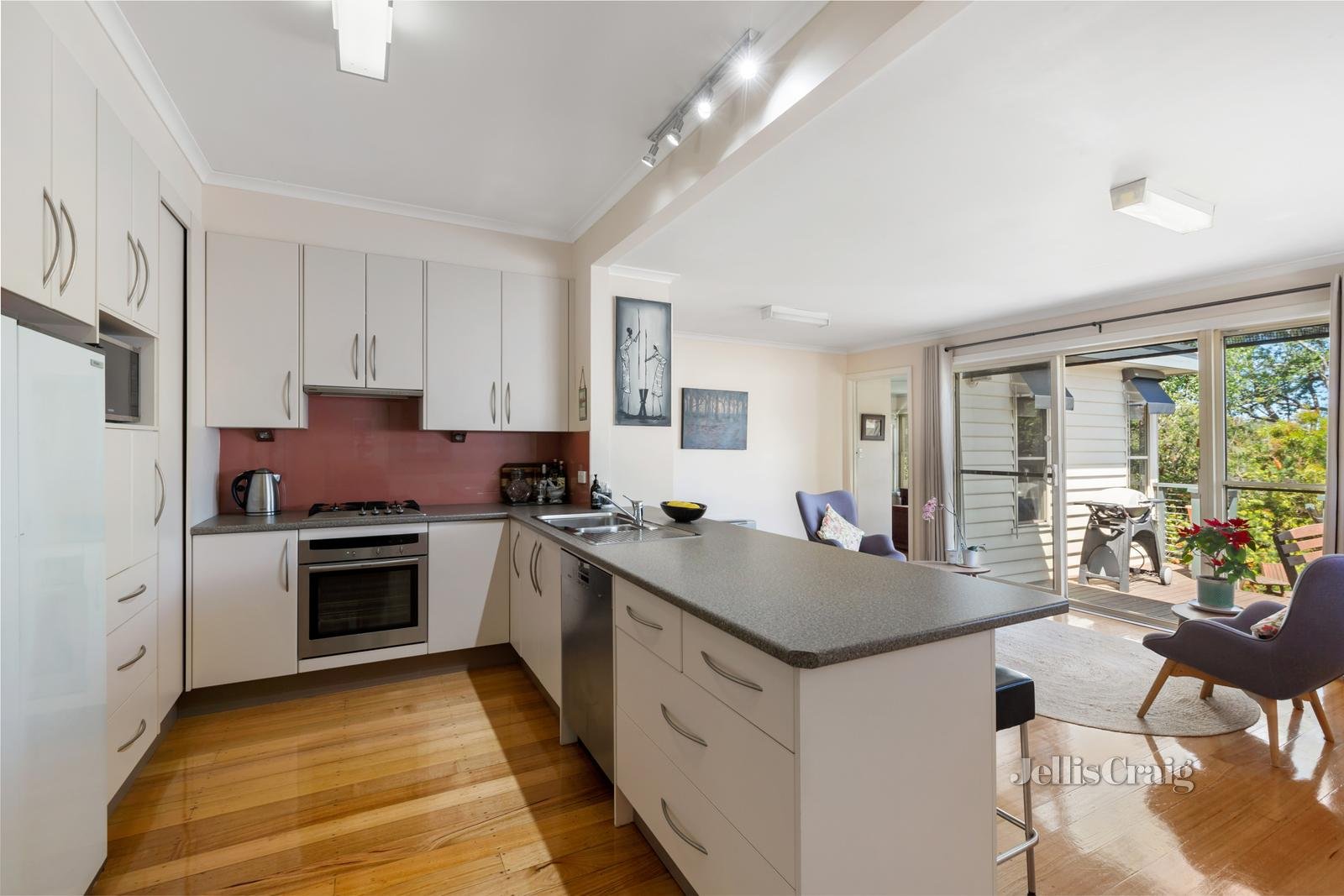 58 Baratta Street, Blackburn South image 6