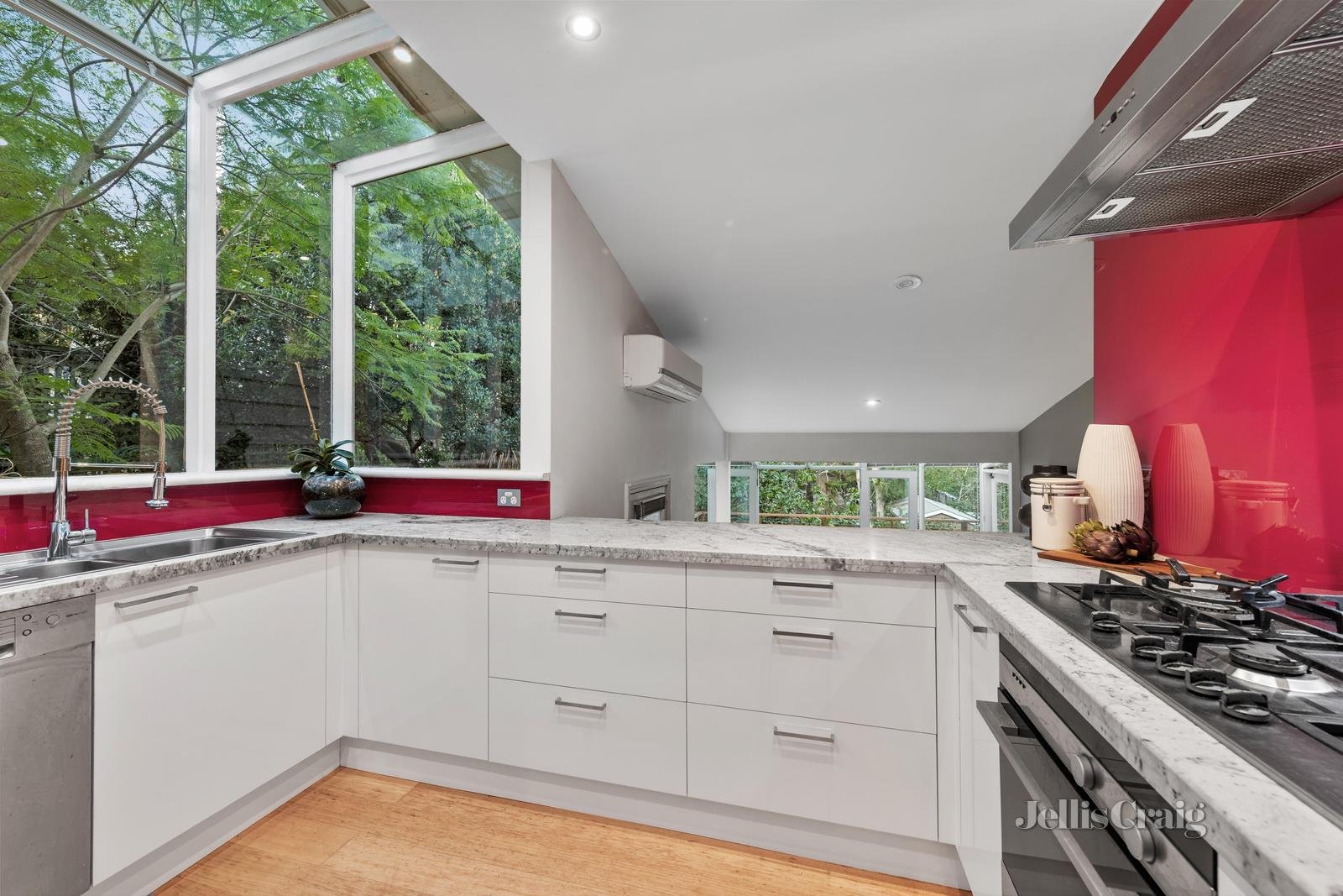 58 Boisdale Street, Surrey Hills image 5