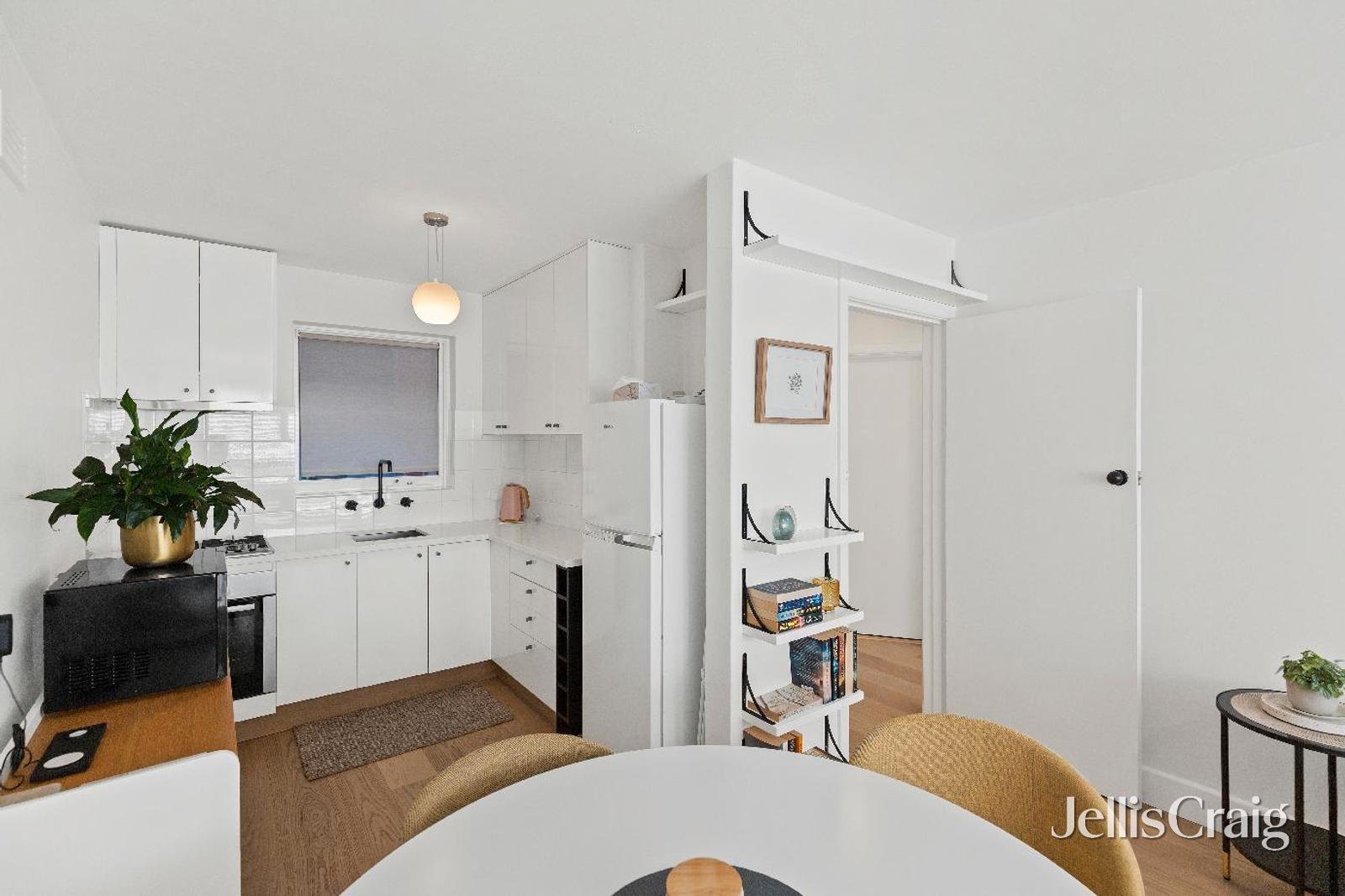 5/8 Brook Street, Hawthorn image 4