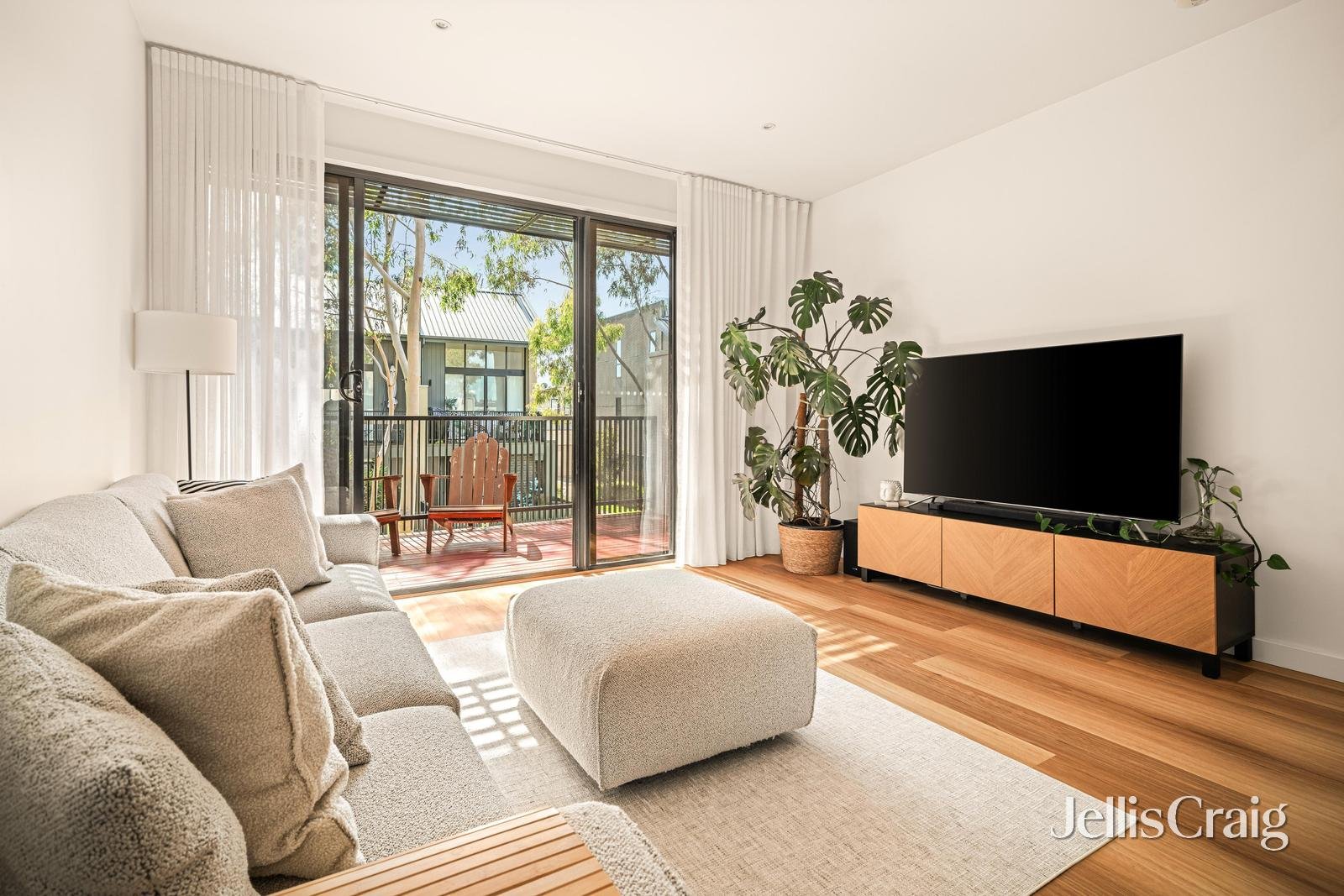 58 Central Park Walk, Cheltenham image 3