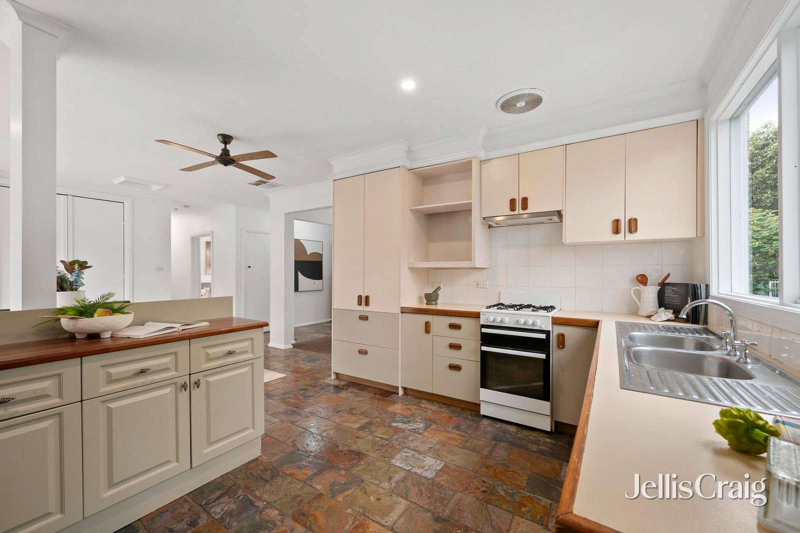 58 Clarence Road, Wantirna image 7