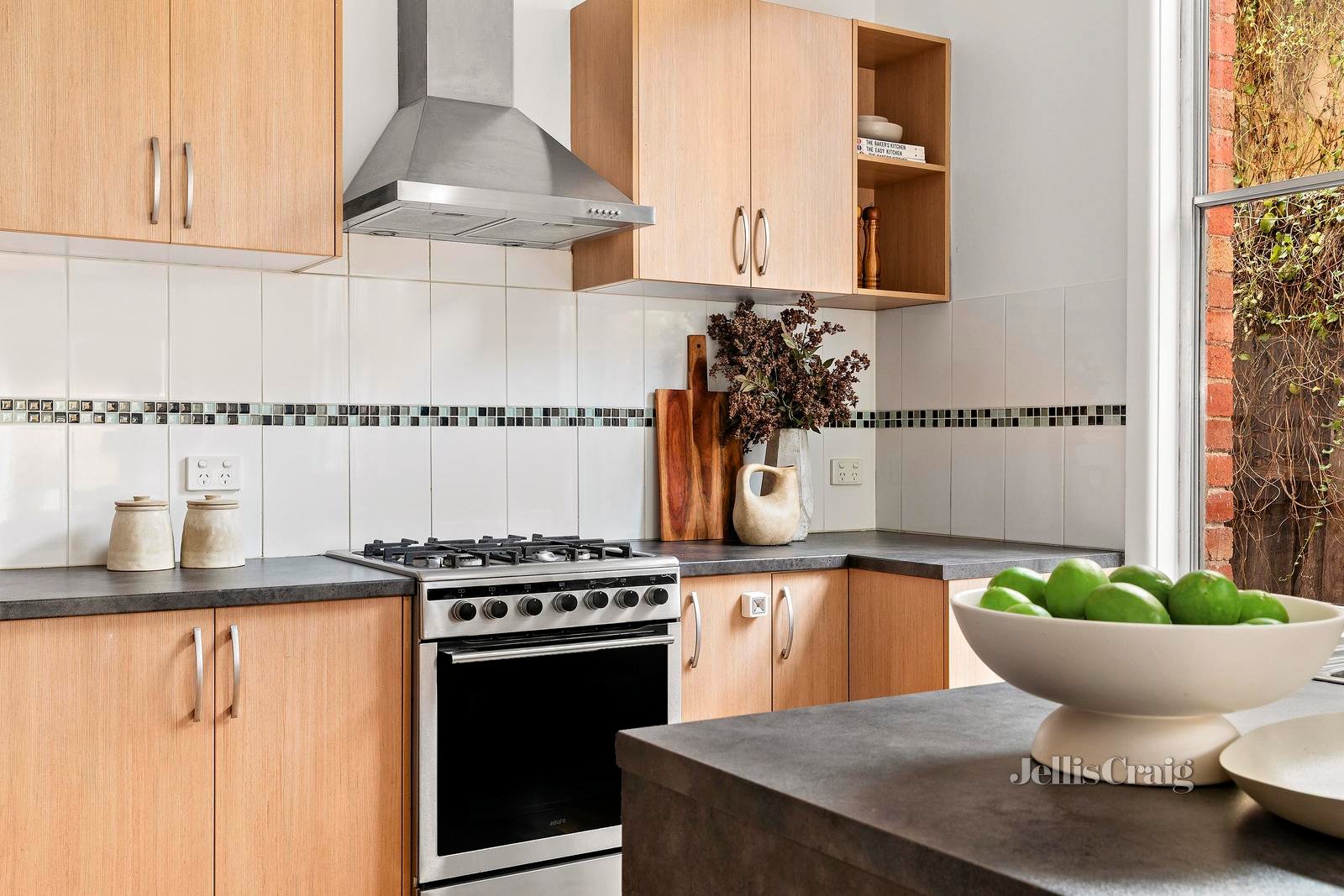 58 Dean Street, Moonee Ponds image 4