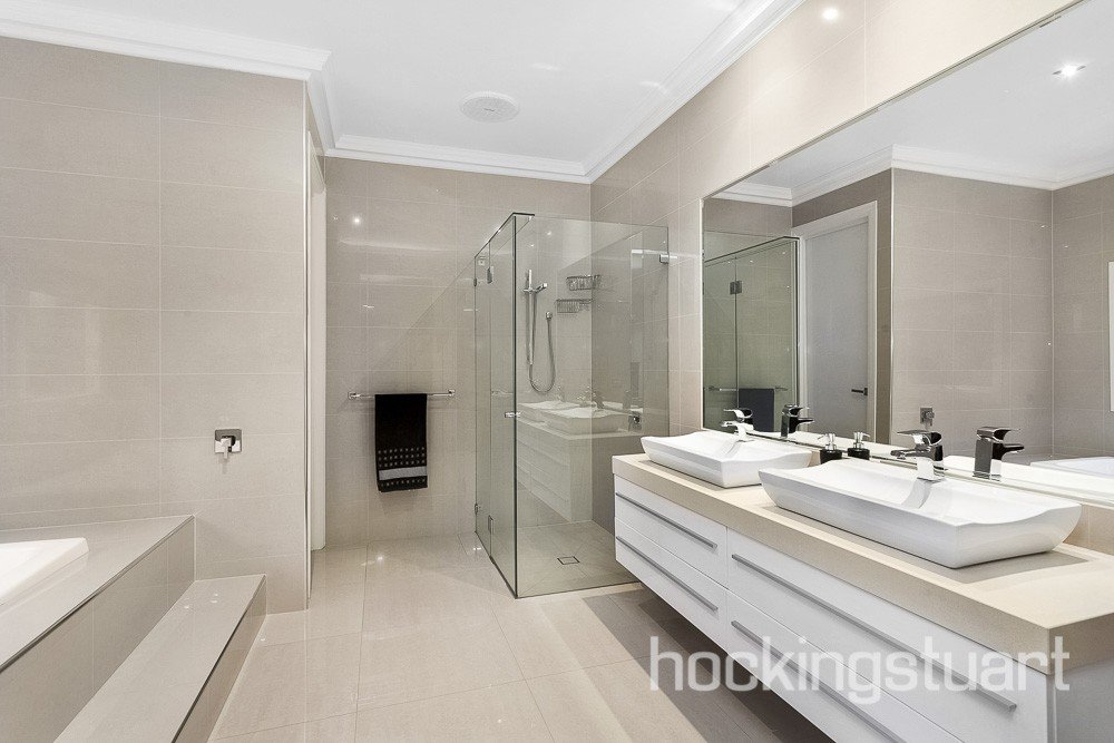 58 Dunloe Avenue, Mont Albert North image 8