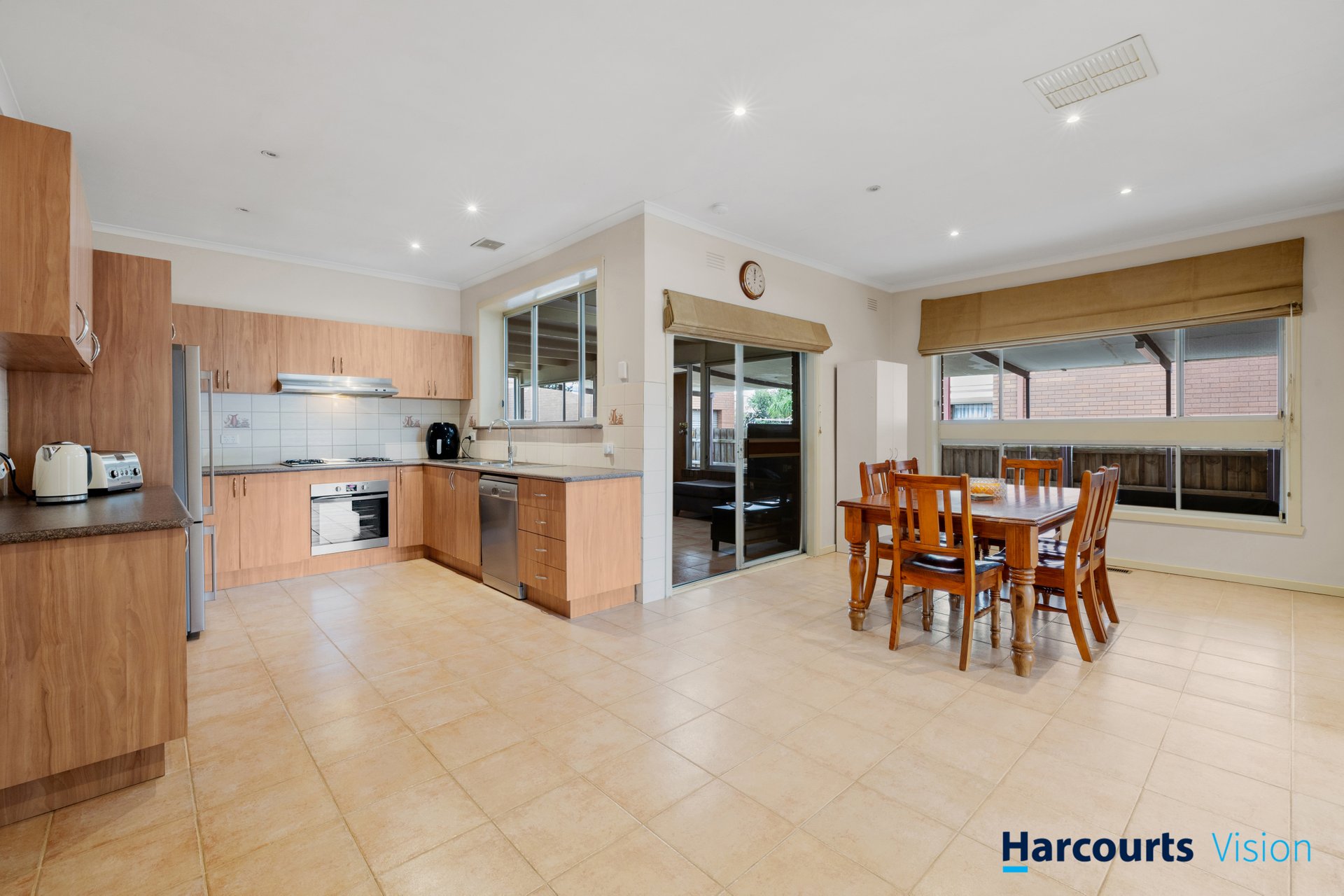 58 Fawkner Crescent, Keilor East image 5
