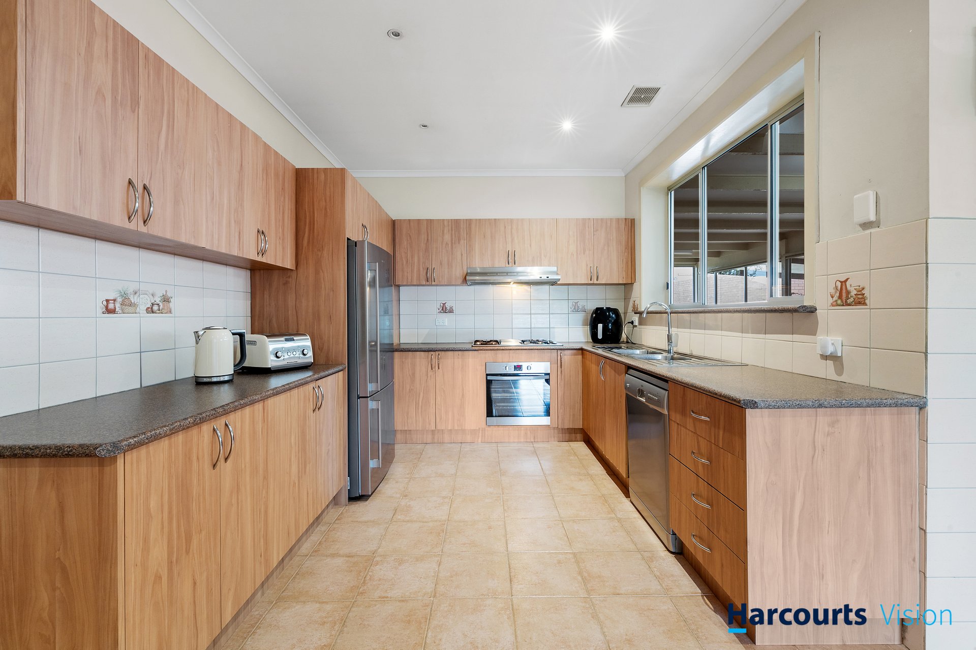 58 Fawkner Crescent, Keilor East image 6